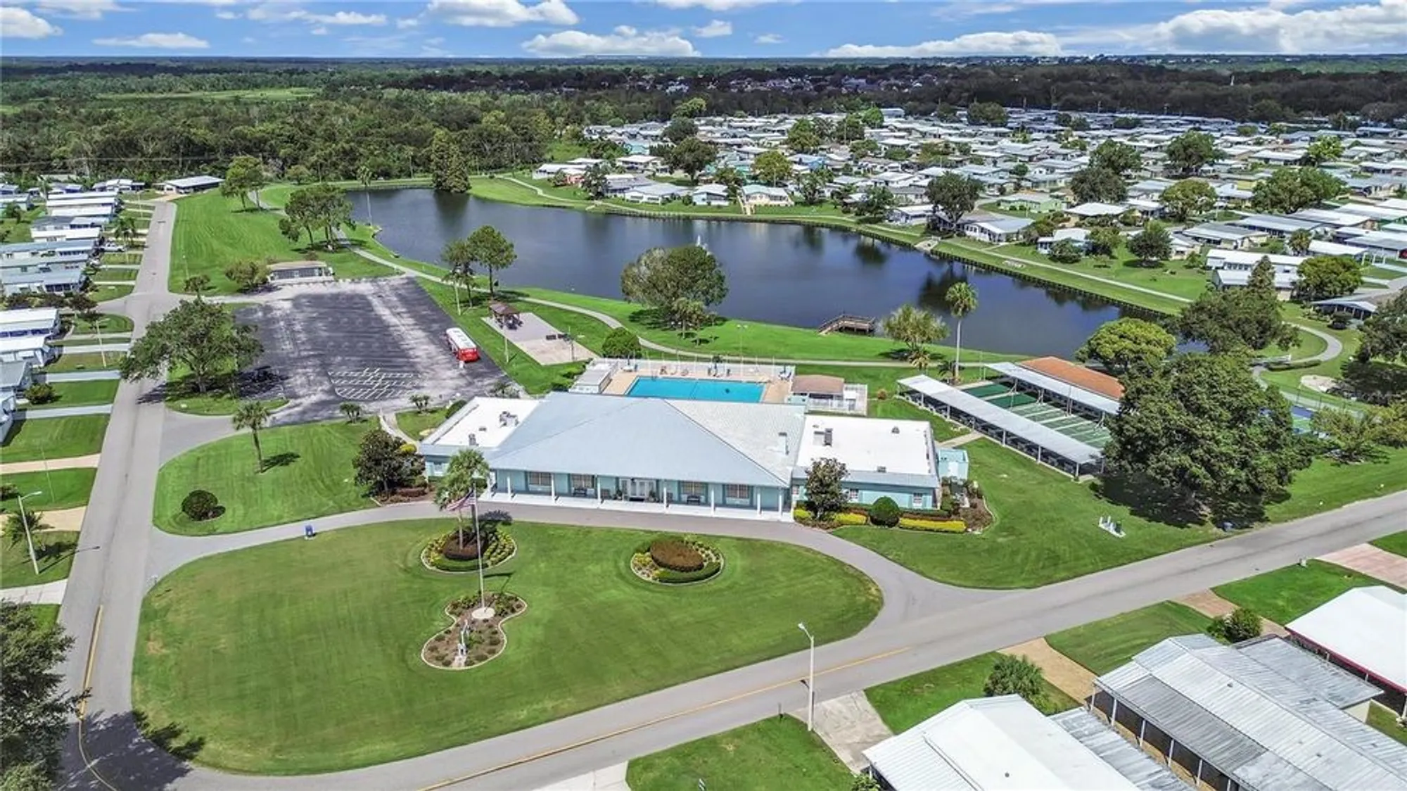 Property Slideshow image 38 of 45 | 4909 foxwood lake dr, Lakeland, FL, 33810