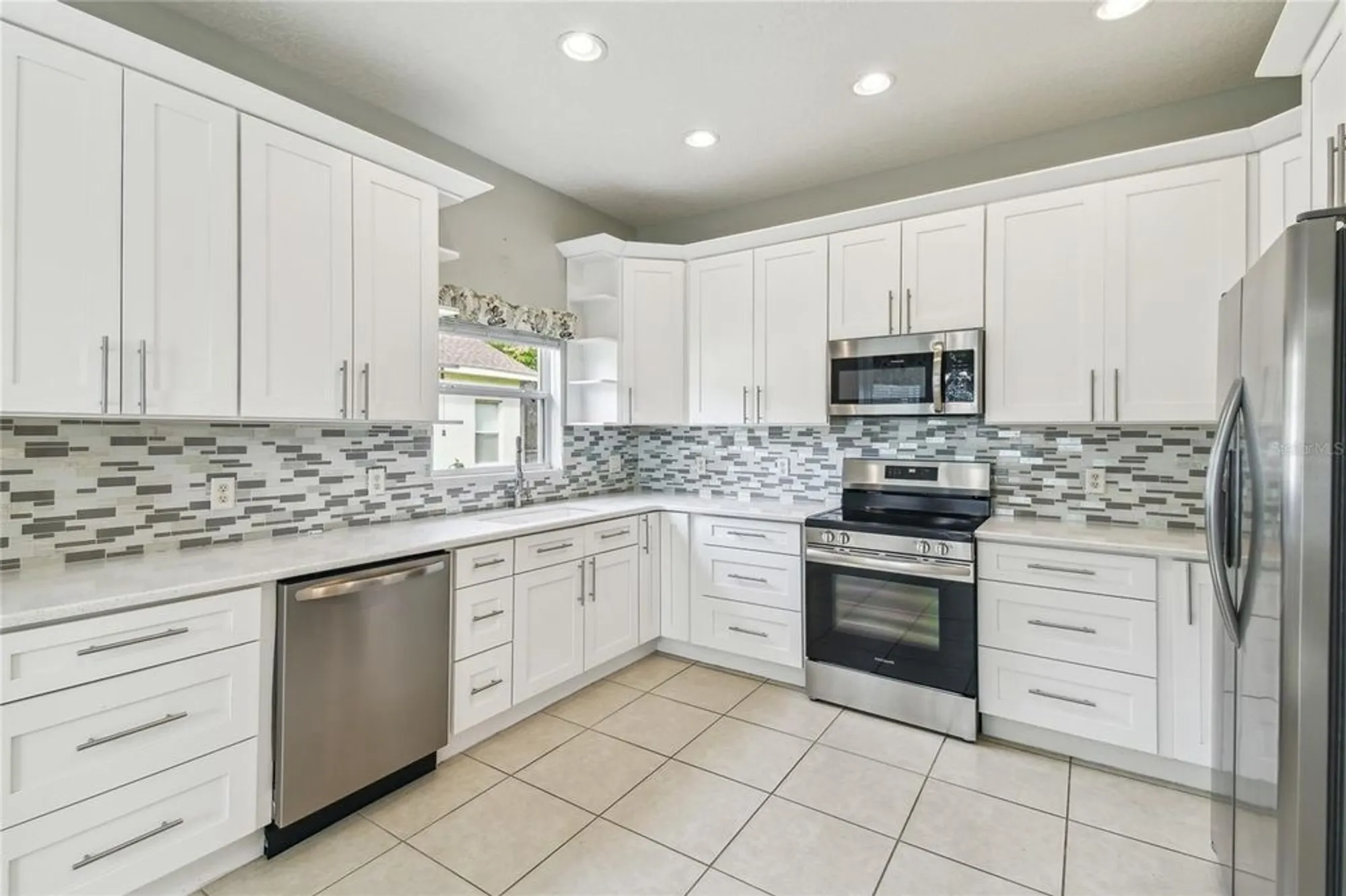 Property Slideshow image 18 of 47 | 540 genoa dr, Poinciana, FL, 34759