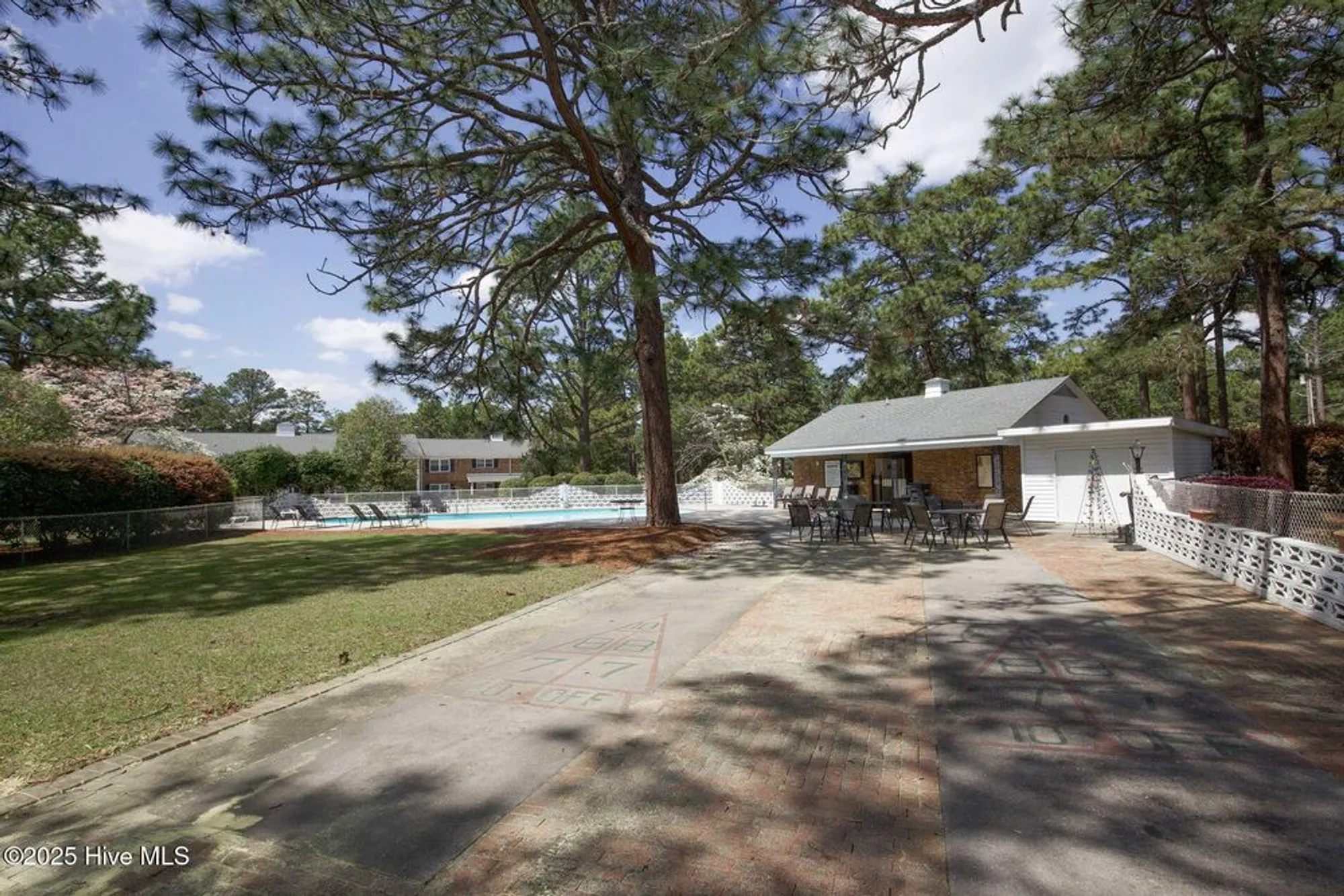 Property Slideshow image 22 of 28 | 317 driftwood cir unit b, Southern Pines, NC, 28387