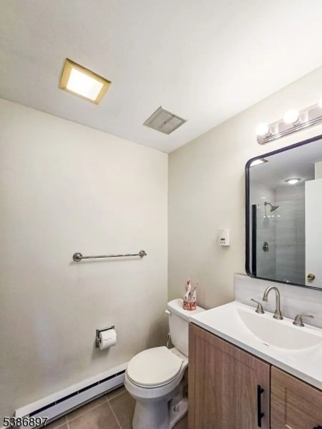 Property Slideshow image 28 of 35 | 374 new bedford ln, Monroe Twp., NJ, 08831