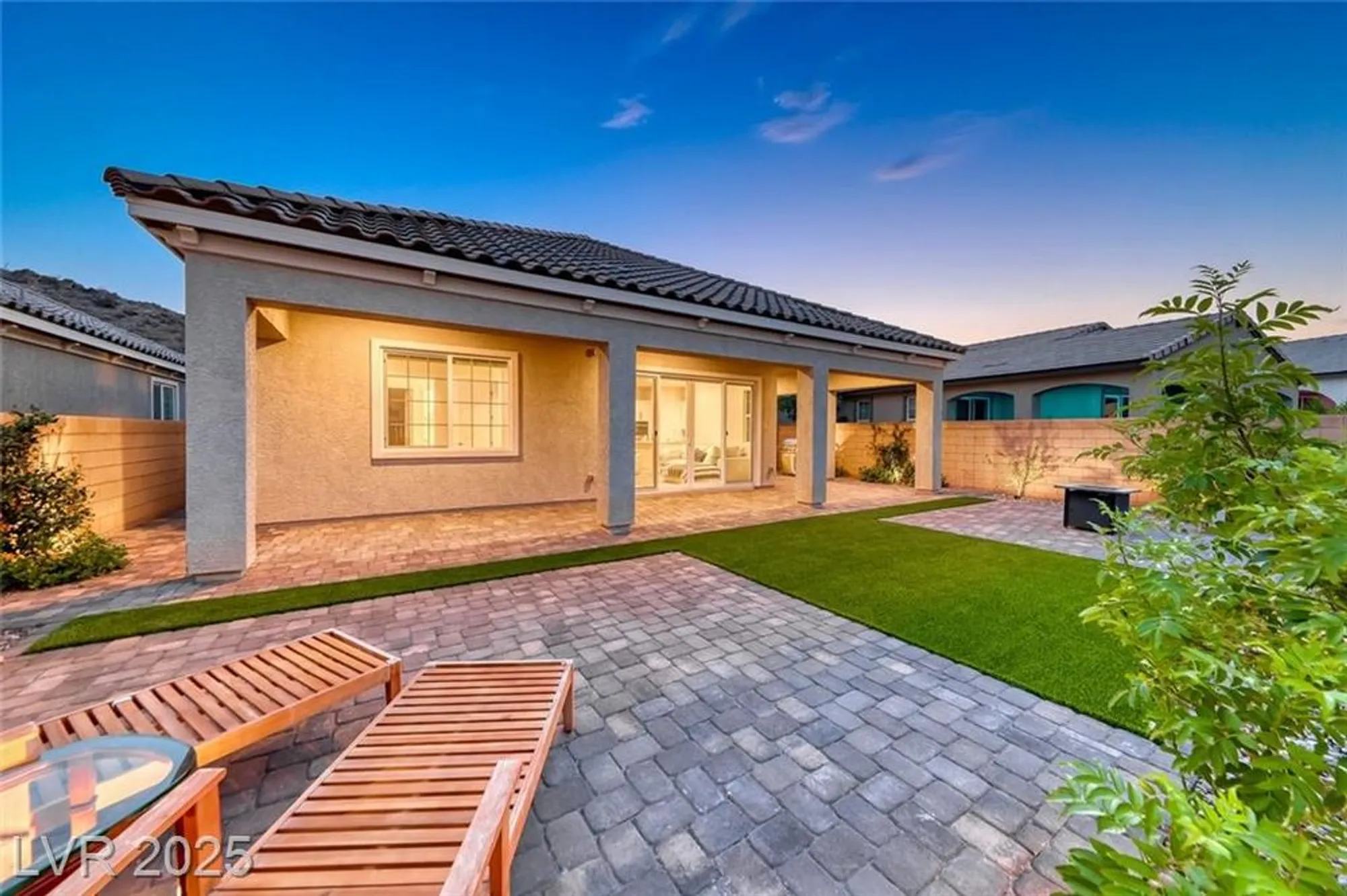 Property Slideshow image 45 of 78 | 32 tatahatso point st, Henderson, NV, 89011