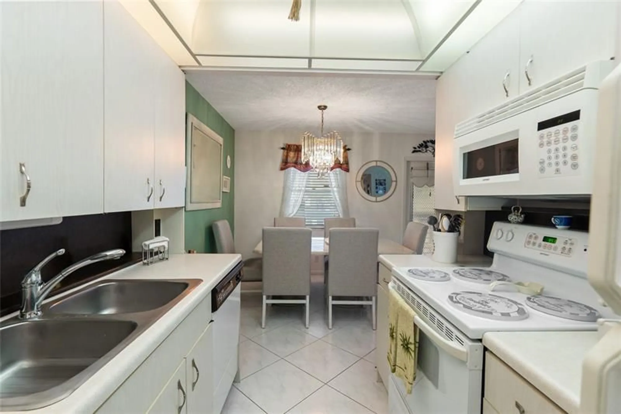 Property Slideshow image 7 of 35 | 2058 newport n # 2058, Deerfield Beach, FL, 33442