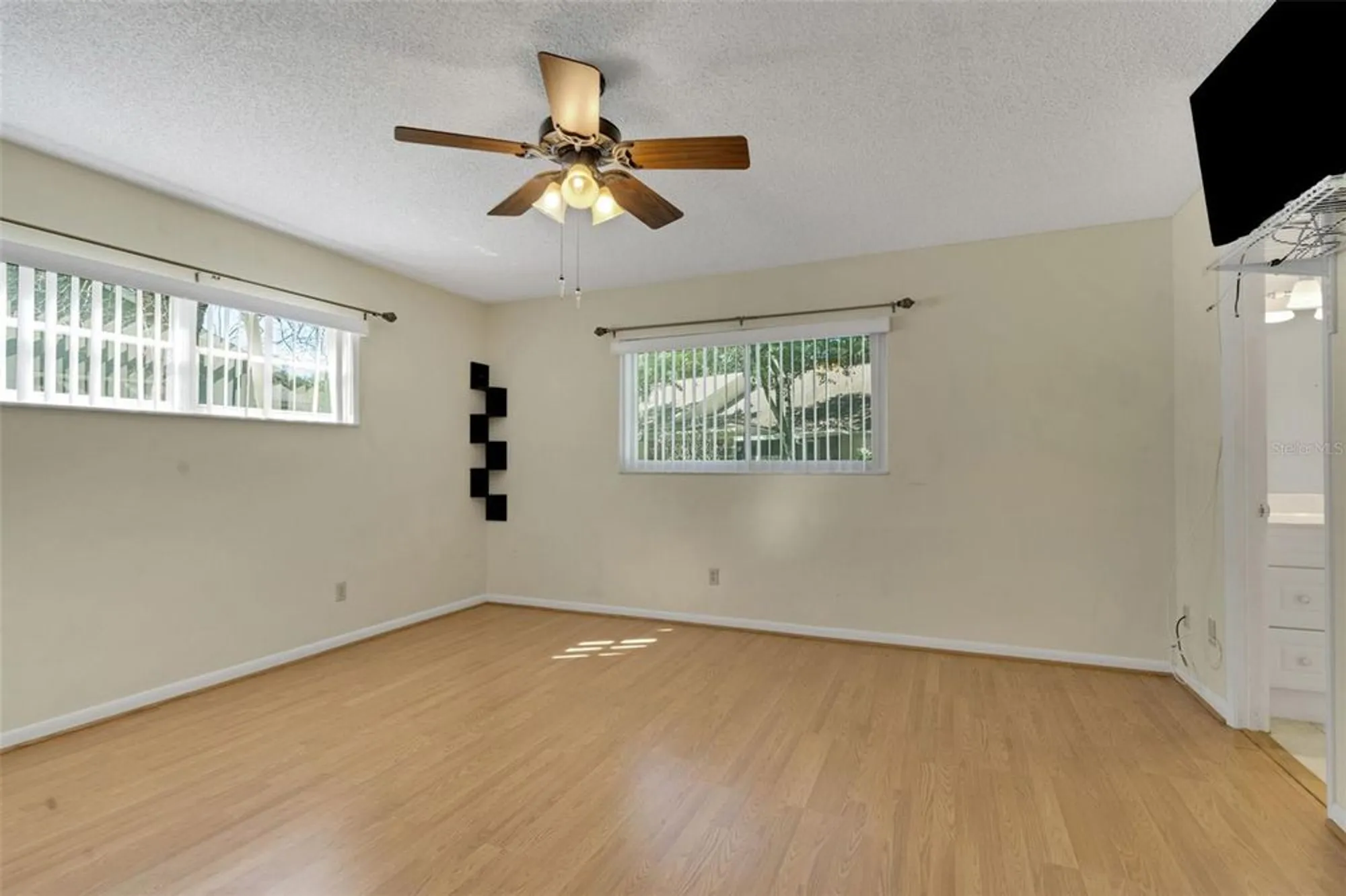 Property Slideshow image 17 of 39 | 8723 sw 93rd ln a, Ocala, FL, 34481