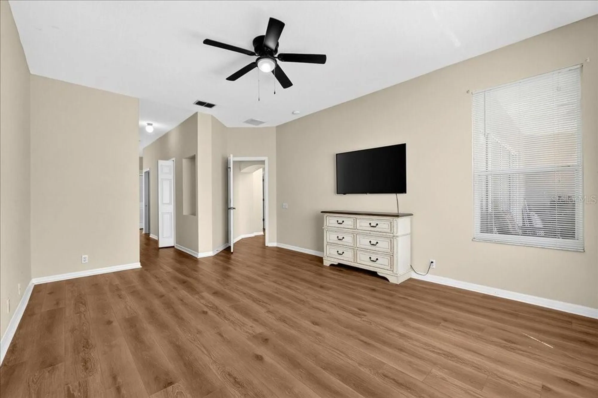 Property Slideshow image 16 of 50 | 4048 windchime ln, Lakeland, FL, 33811