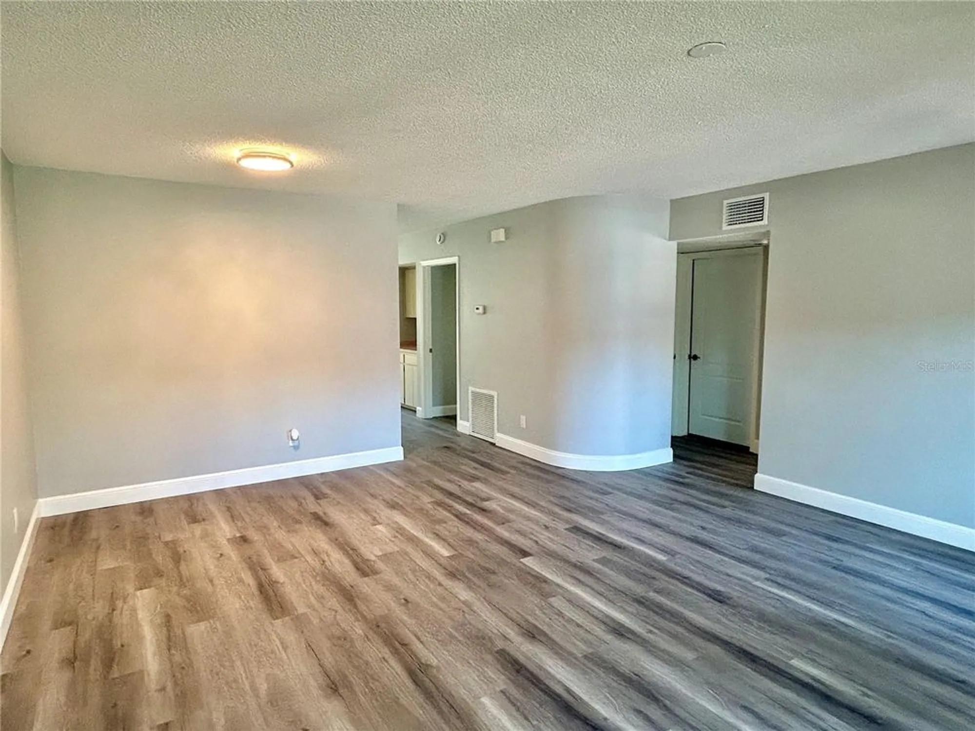 Property Slideshow image 7 of 57 | 2294 belgian ln 14, Clearwater, FL, 33763