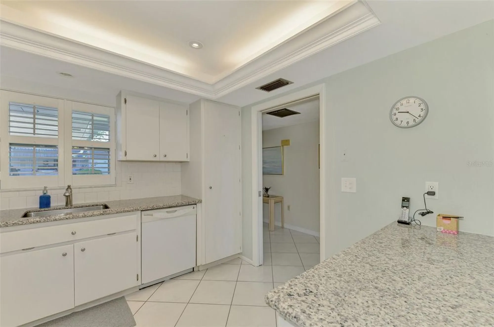 Property Slideshow image 18 of 47 | 2505 riverbluff pkwy # v196, Sarasota, FL, 34231