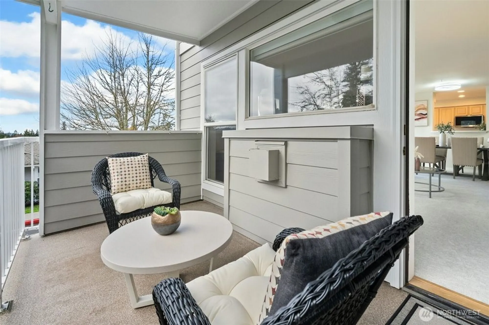Property Slideshow image 23 of 31 | 22535 se highland cir 206, Issaquah, WA, 98029