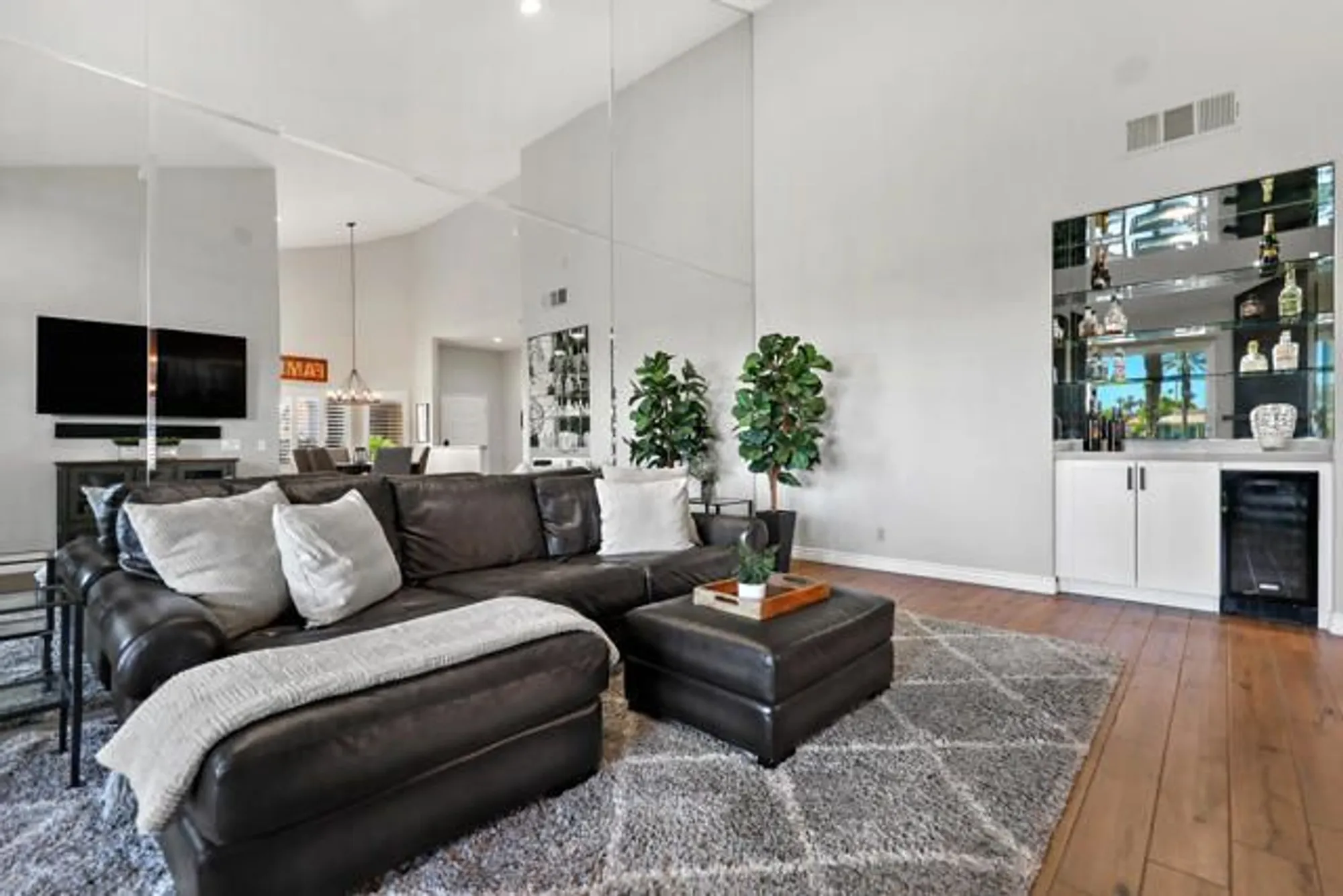 Property Slideshow image 8 of 53 | 55280 riviera, La Quinta, CA, 92253