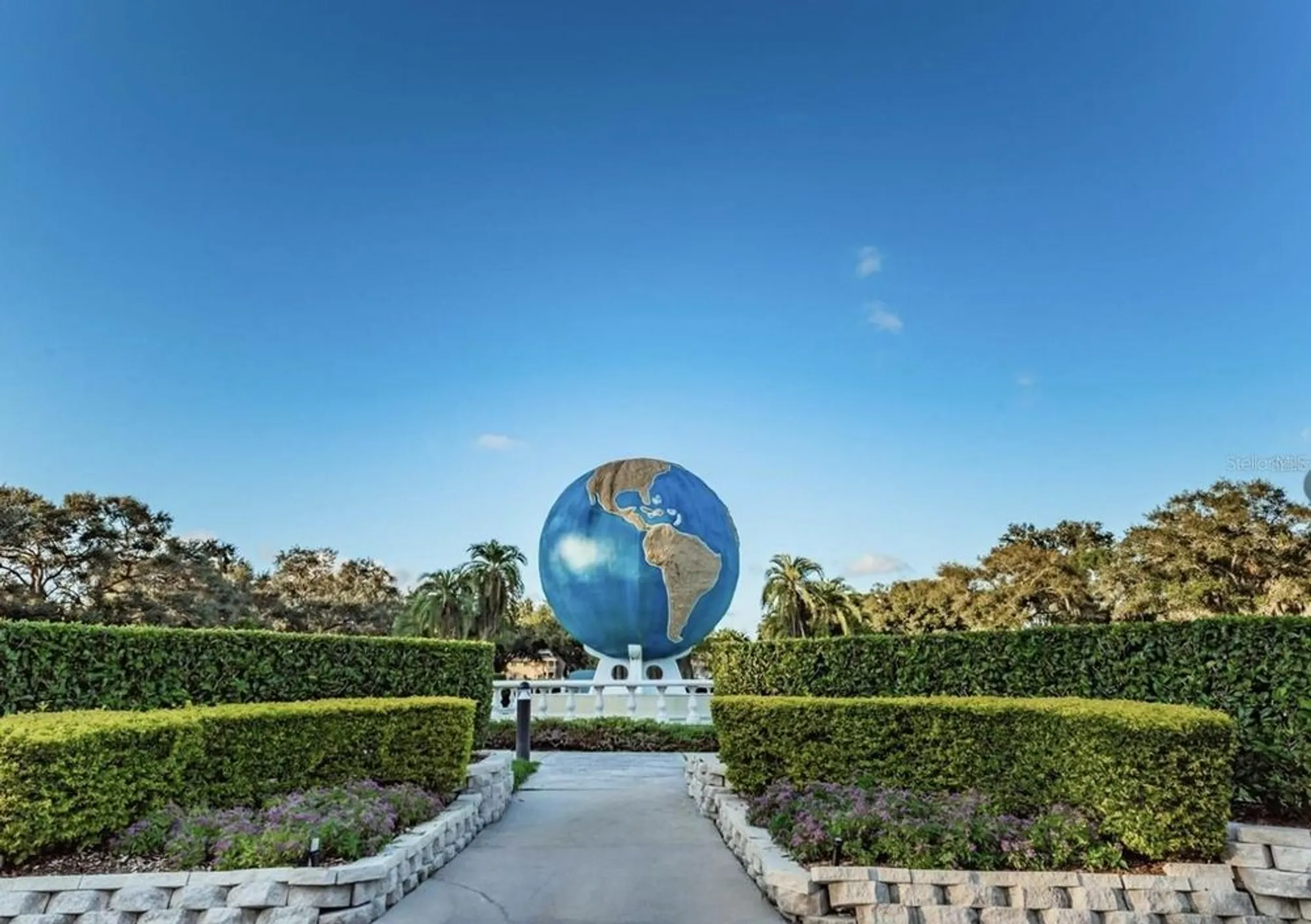 Property Slideshow image 16 of 26 | 2462 brazilia dr 42, Clearwater, FL, 33763