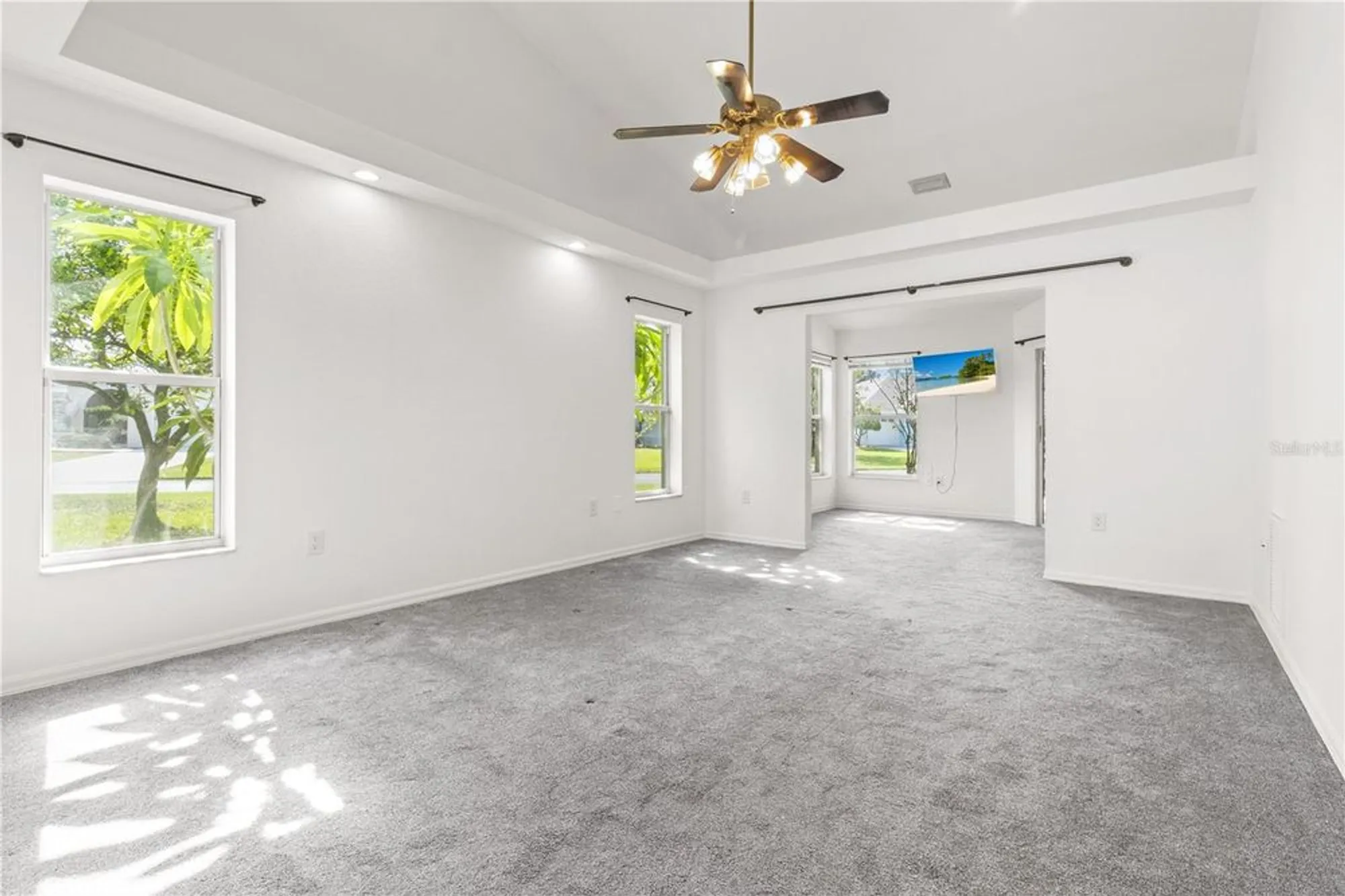 Property Slideshow image 14 of 57 | 9400 merriweather dr, Weeki Wachee, FL, 34613