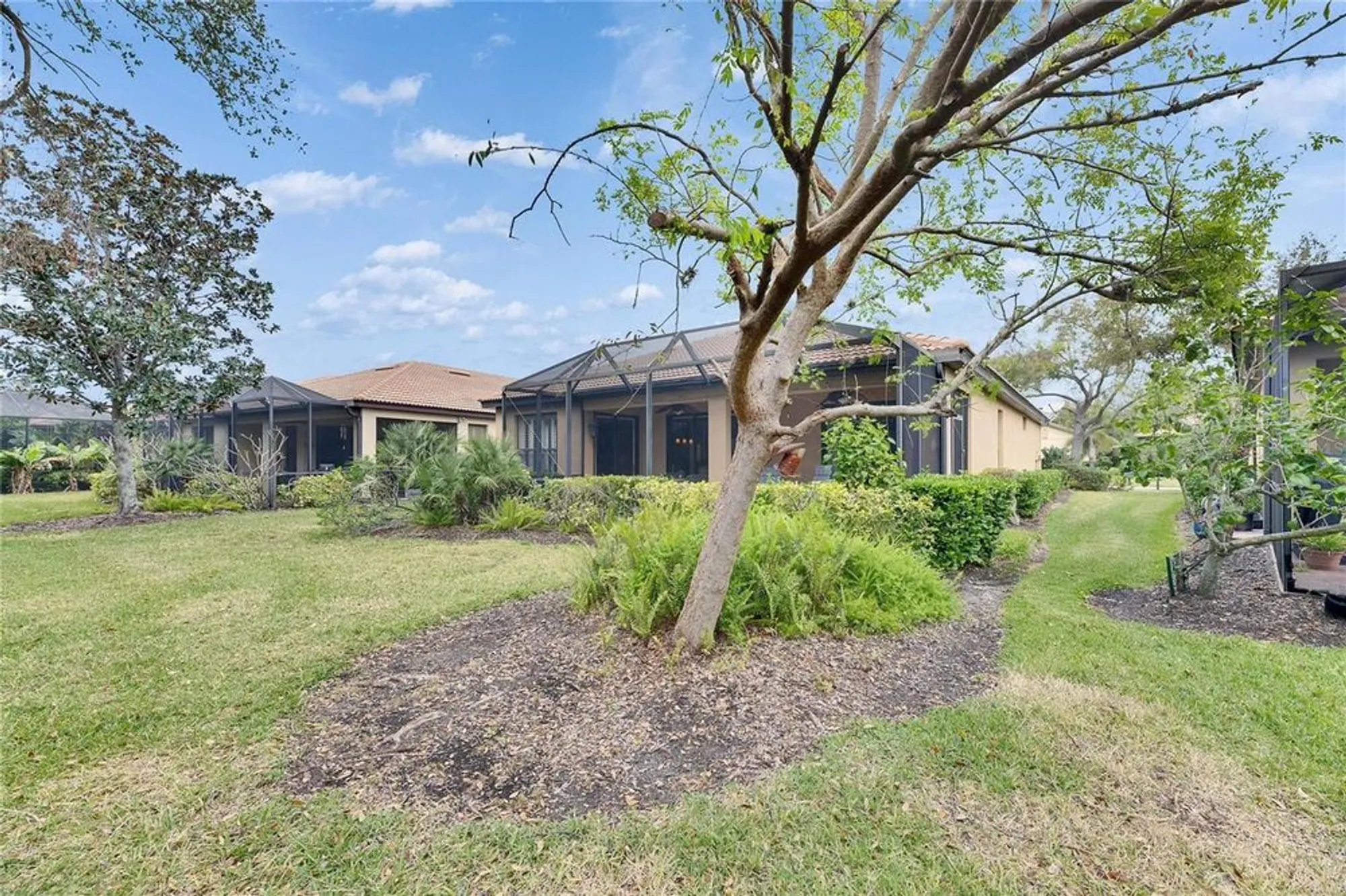 Property Slideshow image 56 of 97 | 144 silver falls dr, Apollo Beach, FL, 33572