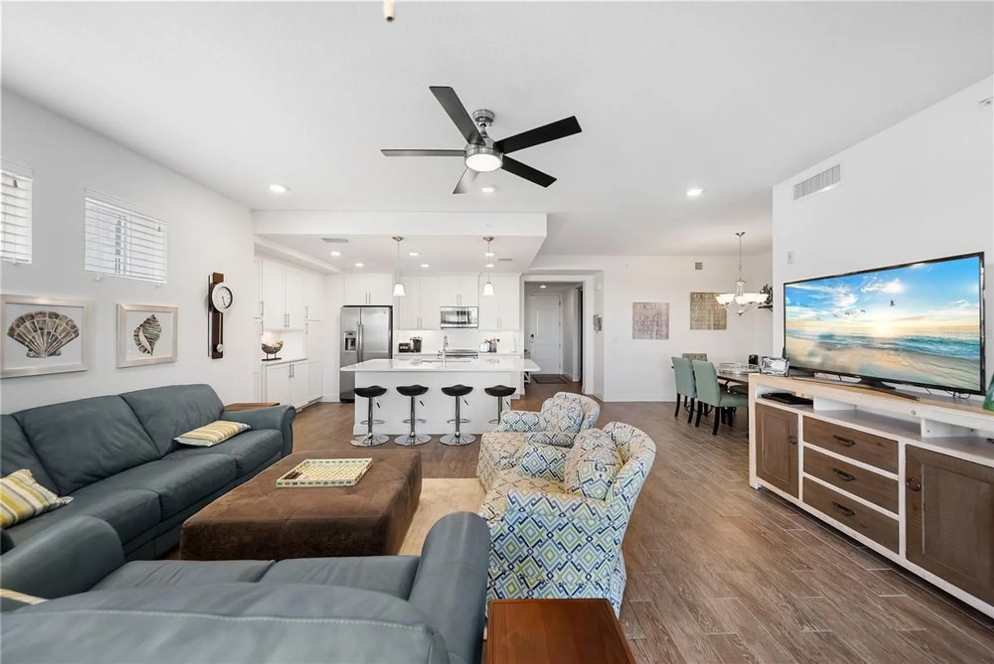 Property Slideshow image 18 of 72 | 391 aruba cir 303, Bradenton, FL, 34209