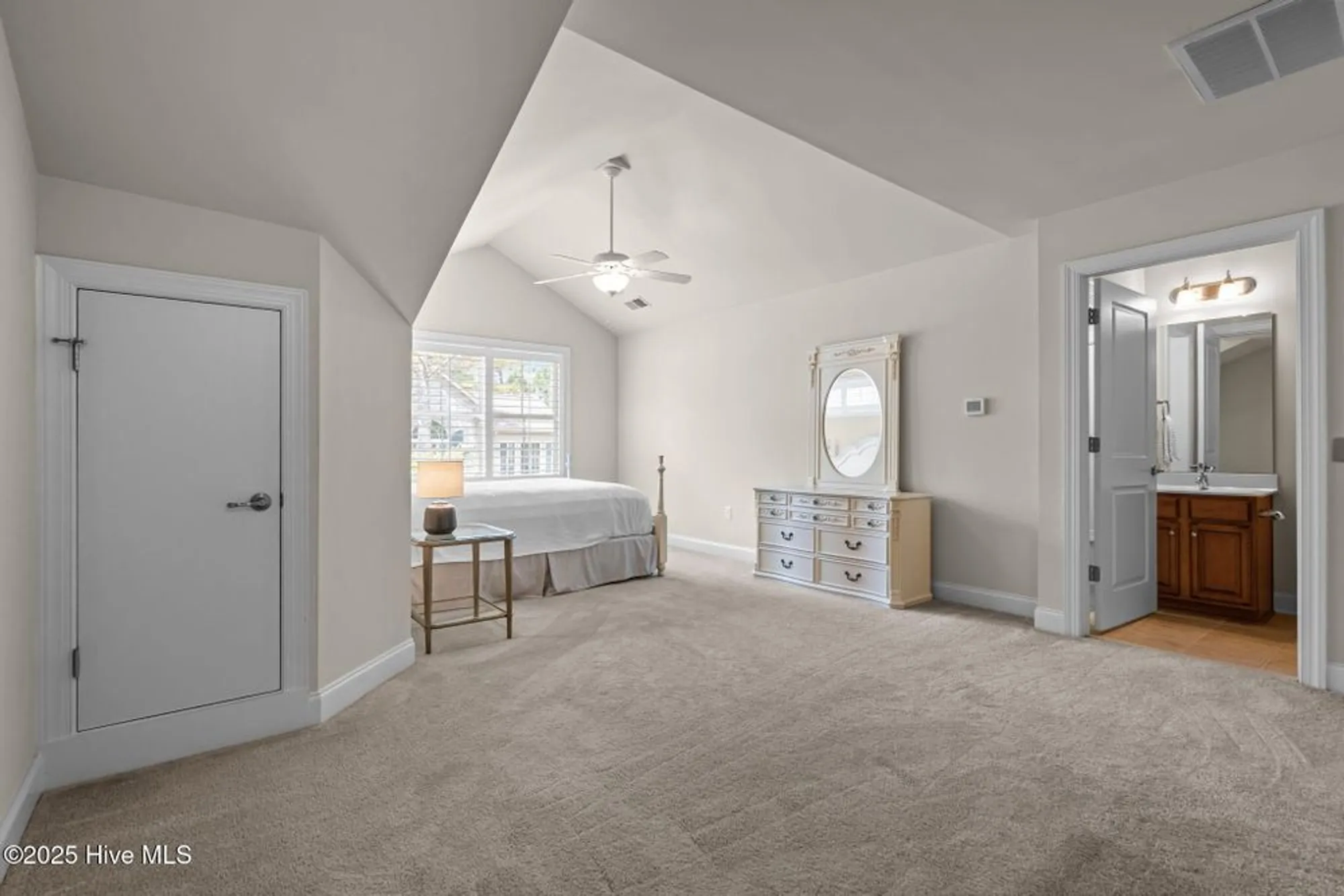 Property Slideshow image 28 of 34 | 105 e chelsea ct, Southern Pines, NC, 28387