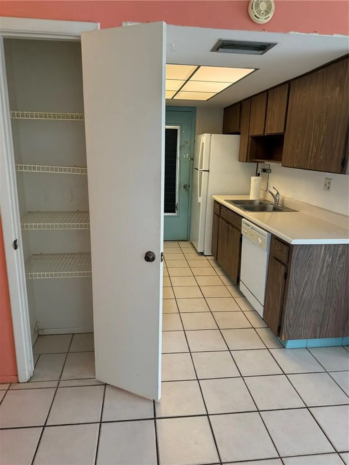 Property Slideshow image 13 of 35 | 1619 whithorn pl d, Palm Harbor, FL, 34684