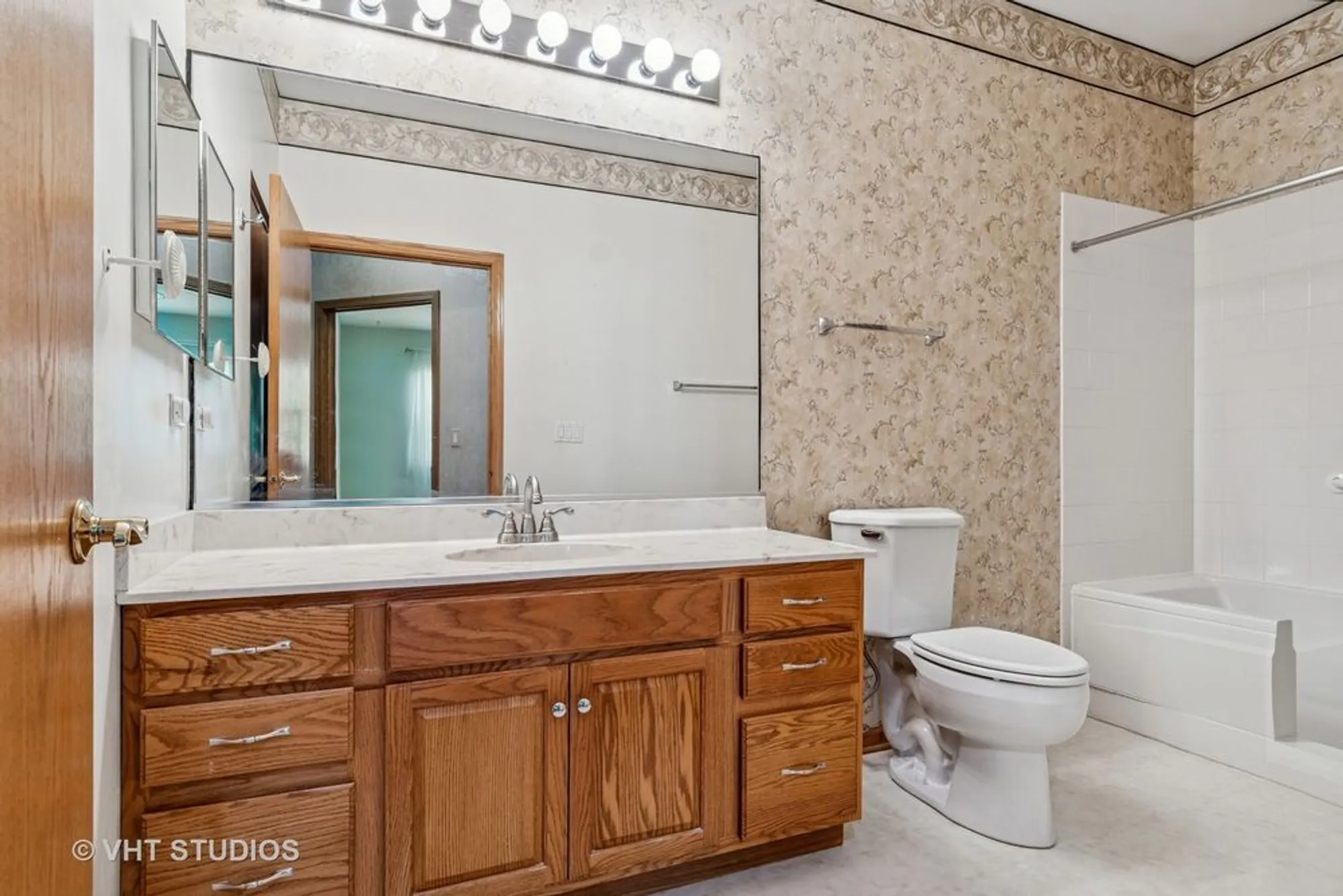 Property Slideshow image 16 of 52 | 21144 buckeye ct, Plainfield, IL, 60544