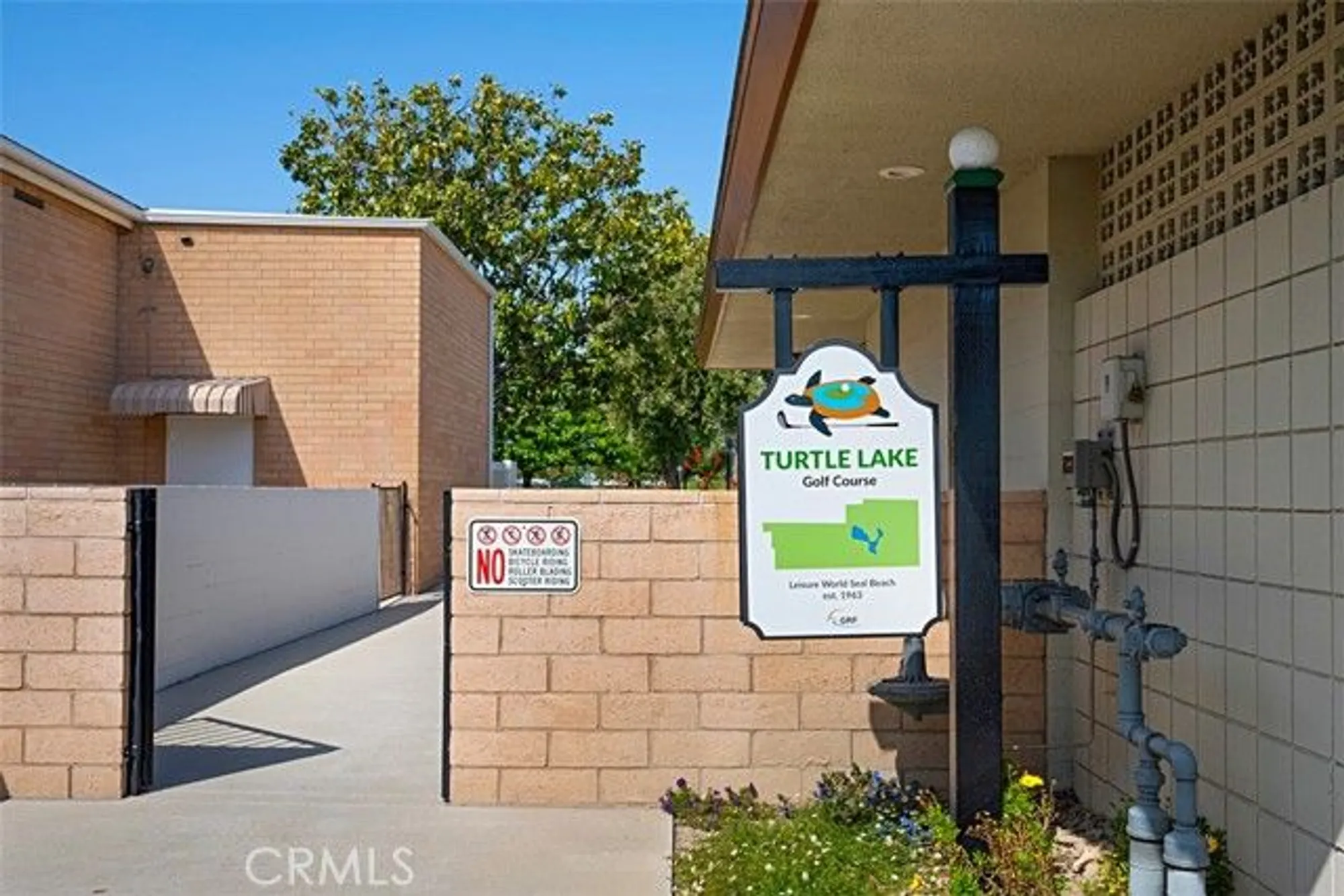 Property Slideshow image 32 of 38 | 13451 danbury ln # m6-133d, Seal Beach, CA, 90740