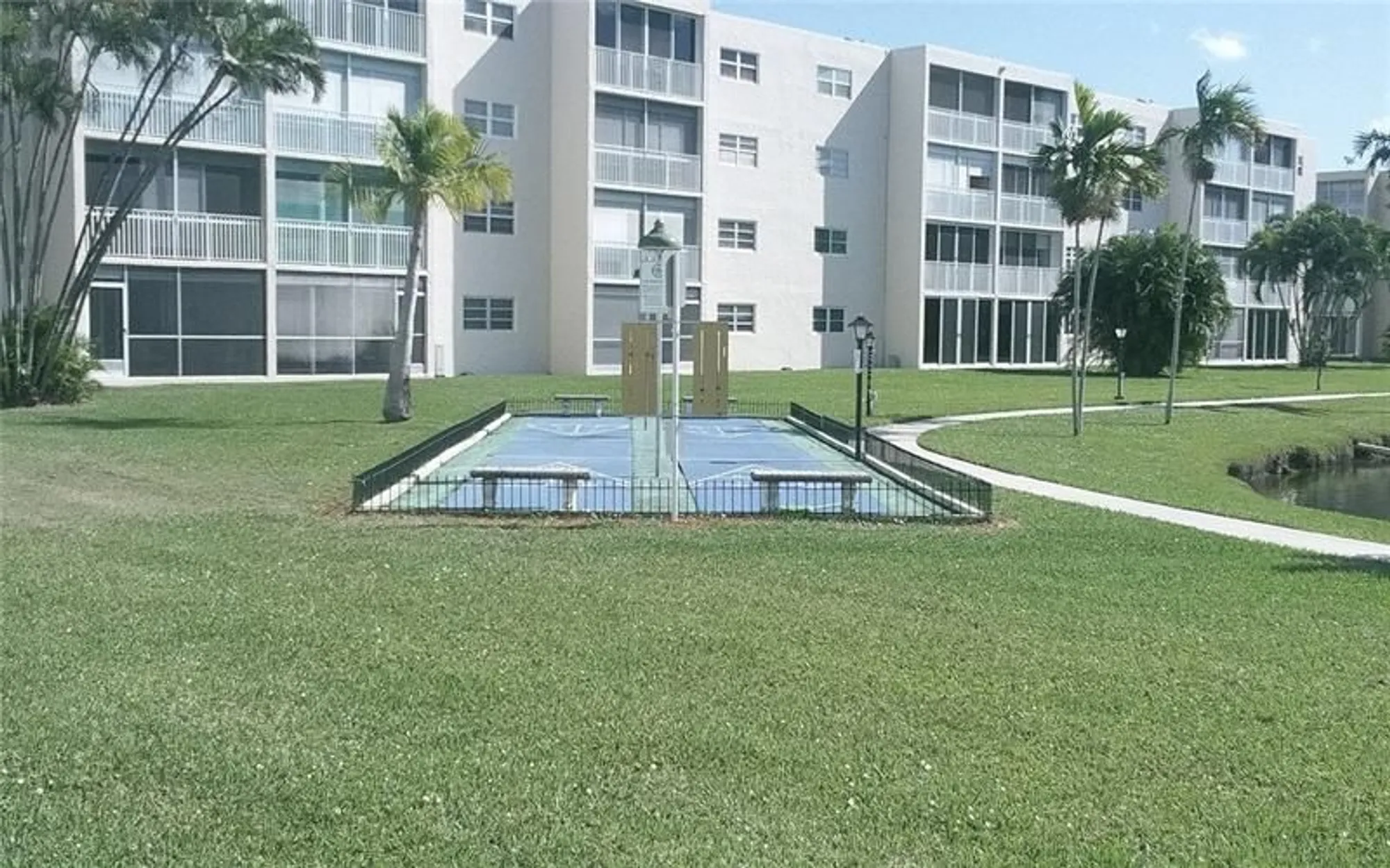 Property Slideshow image 20 of 21 | 206 se 10th st 302, Dania Beach, FL, 33004