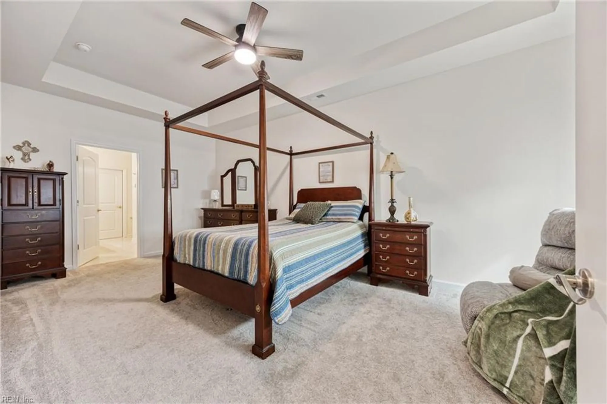 Property Slideshow image 15 of 39 | 221 richmond ave, Smithfield, VA, 23430