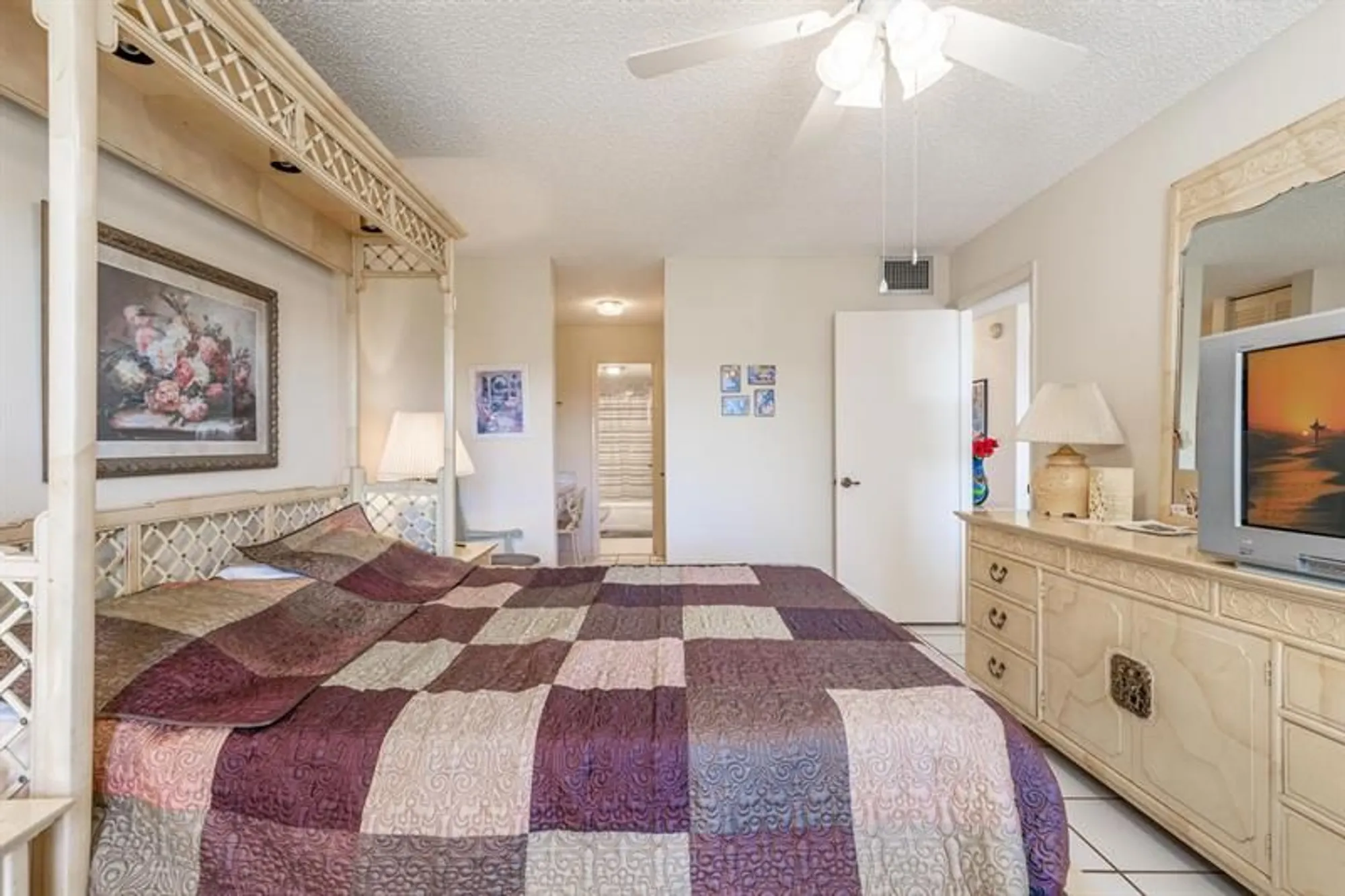 Property Slideshow image 9 of 75 | 8900 washington blvd apt 506b, Pembroke Pines, FL, 33025