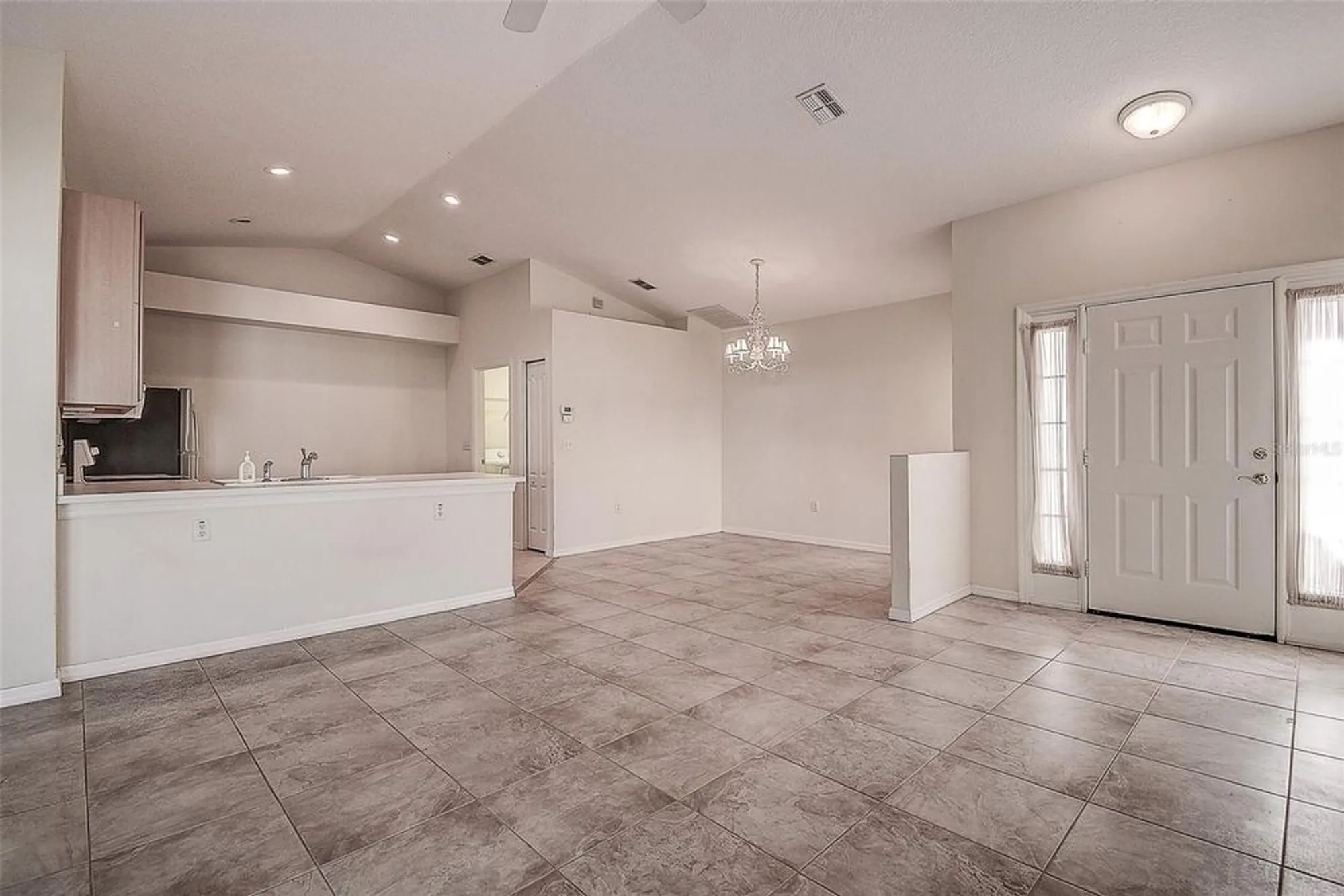 Property Slideshow image 6 of 45 | 29417 caddyshack ln, San Antonio, FL, 33576