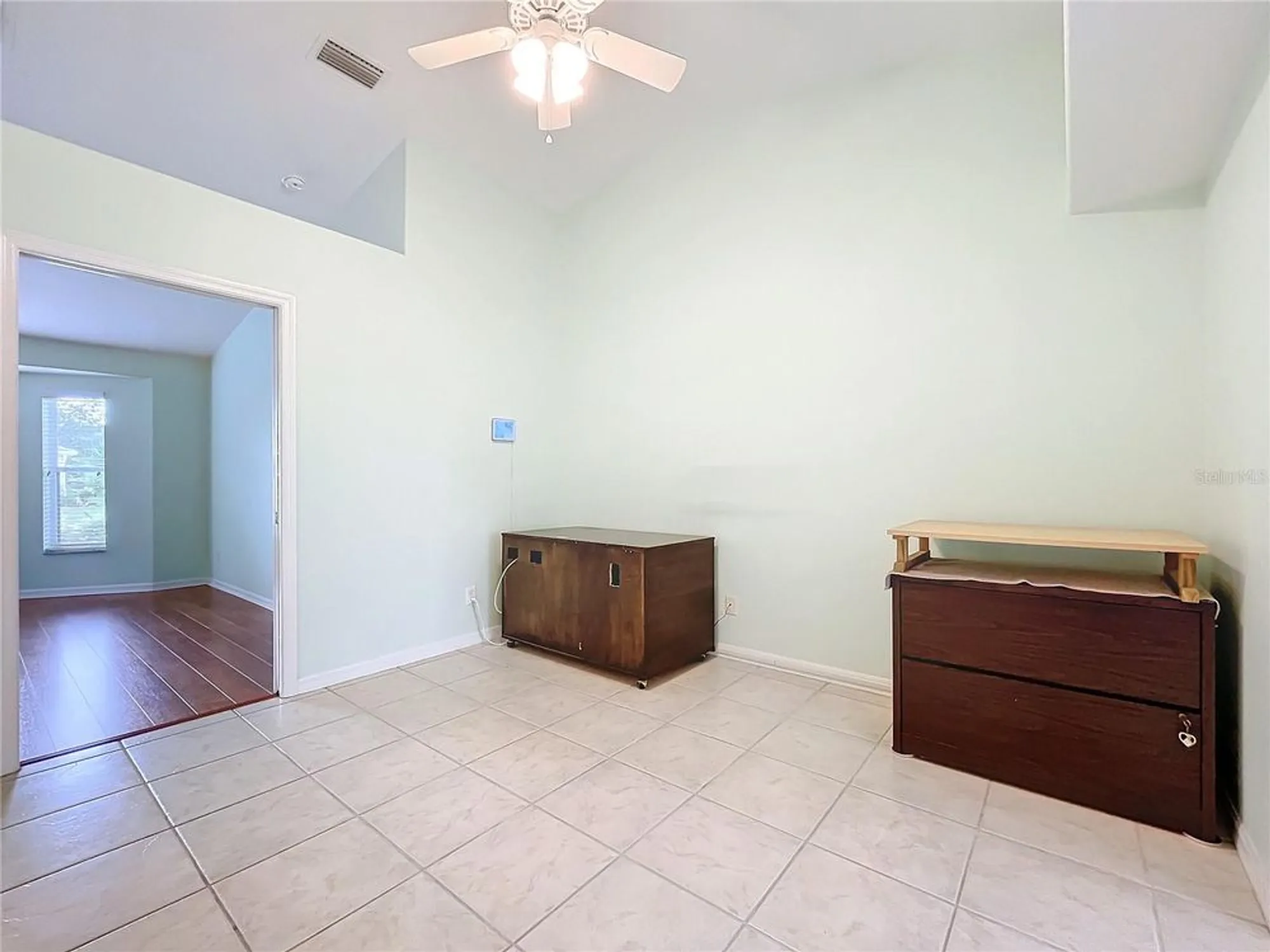 Property Slideshow image 22 of 60 | 5430 sir churchill dr, Leesburg, FL, 34748