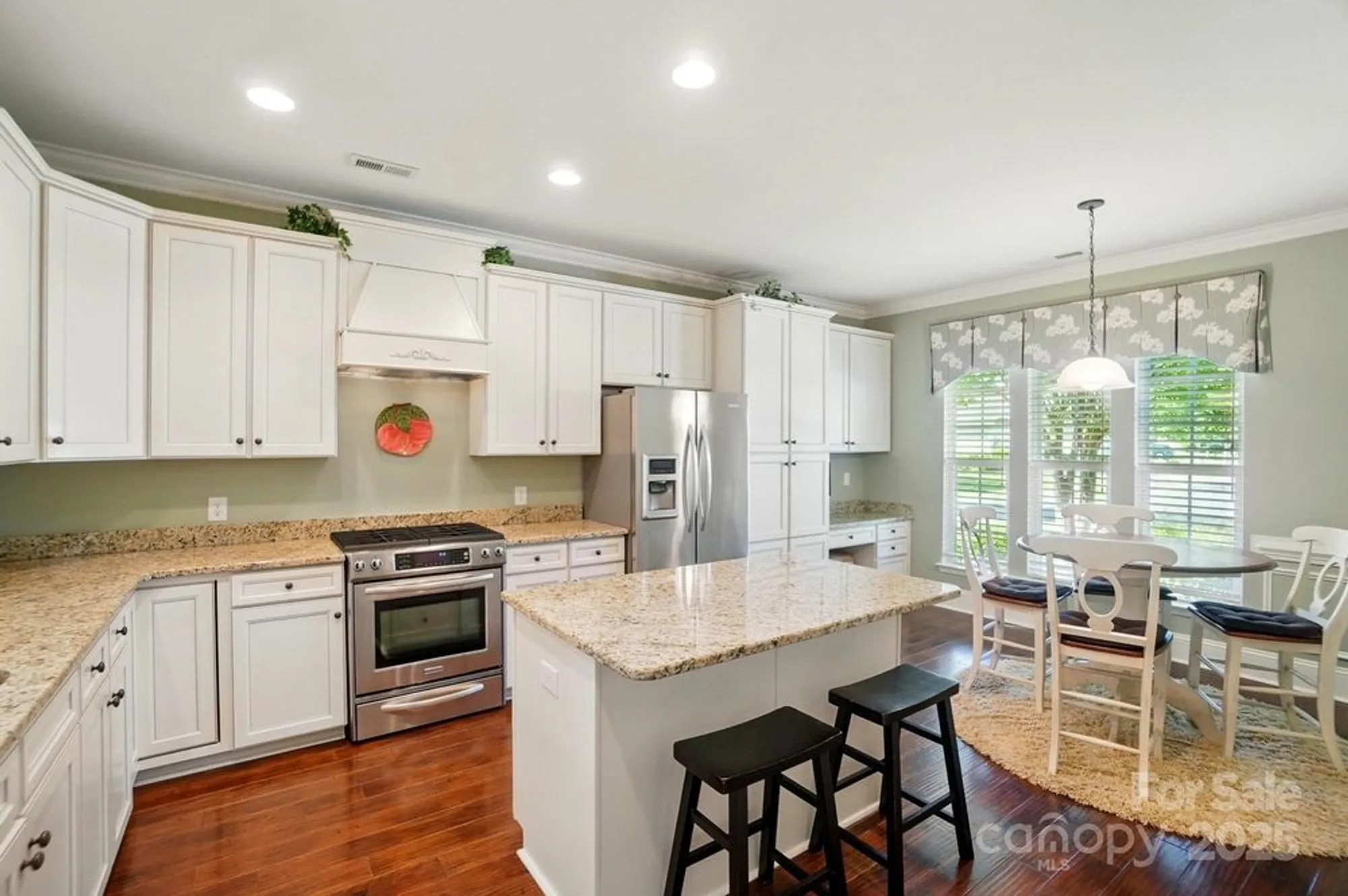 Property Slideshow image 4 of 30 | 1974 links view dr, Fort Mill, SC, 29707