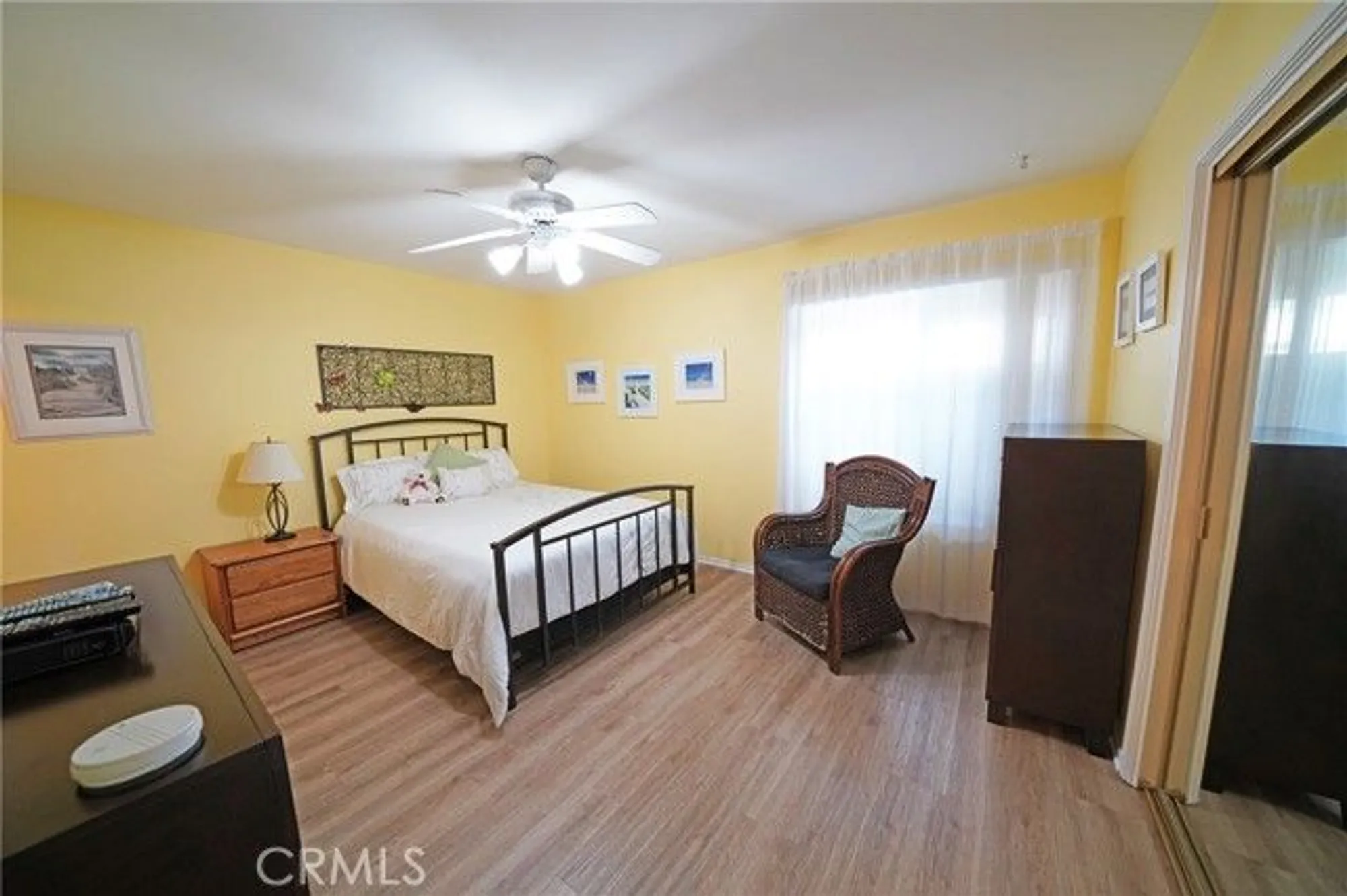 Property Slideshow image 13 of 18 | 26360 oakspur dr a, Newhall, CA, 91321