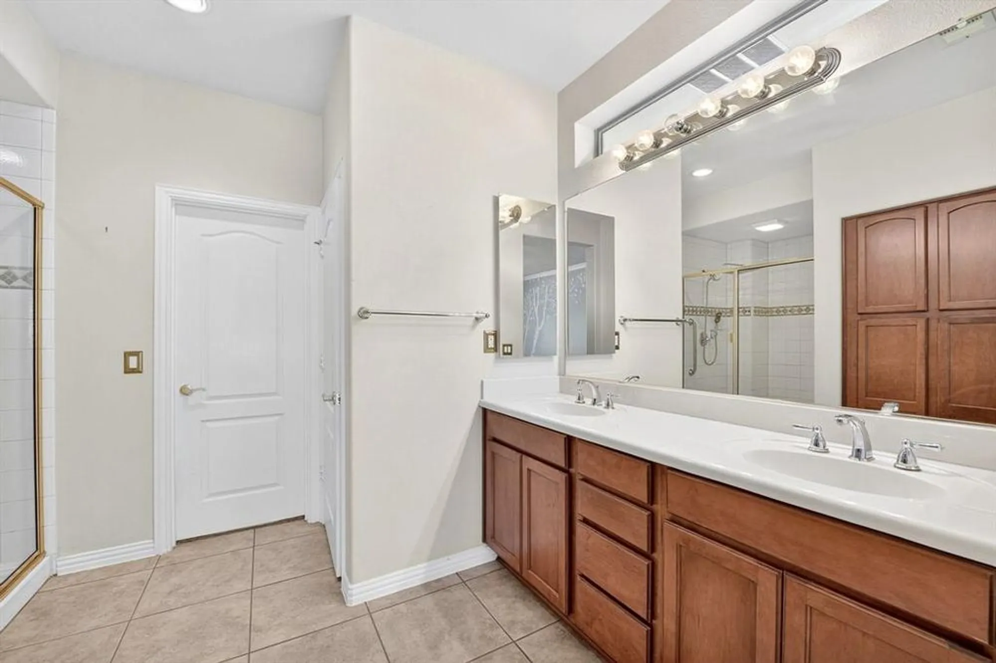 Property Slideshow image 11 of 27 | 9600 rosewood dr, Denton, TX, 76207