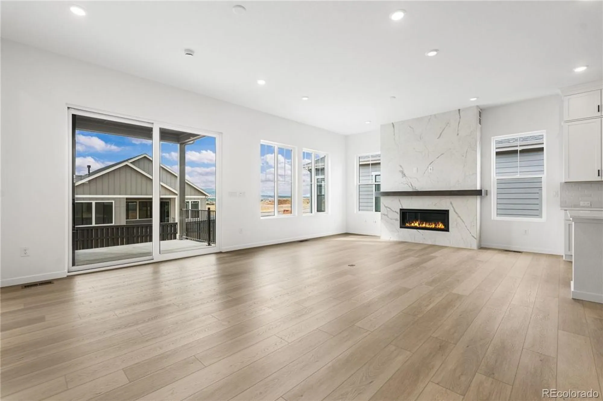 Property Slideshow image 8 of 29 | 11112 amber light cir, Littleton, CO, 80125