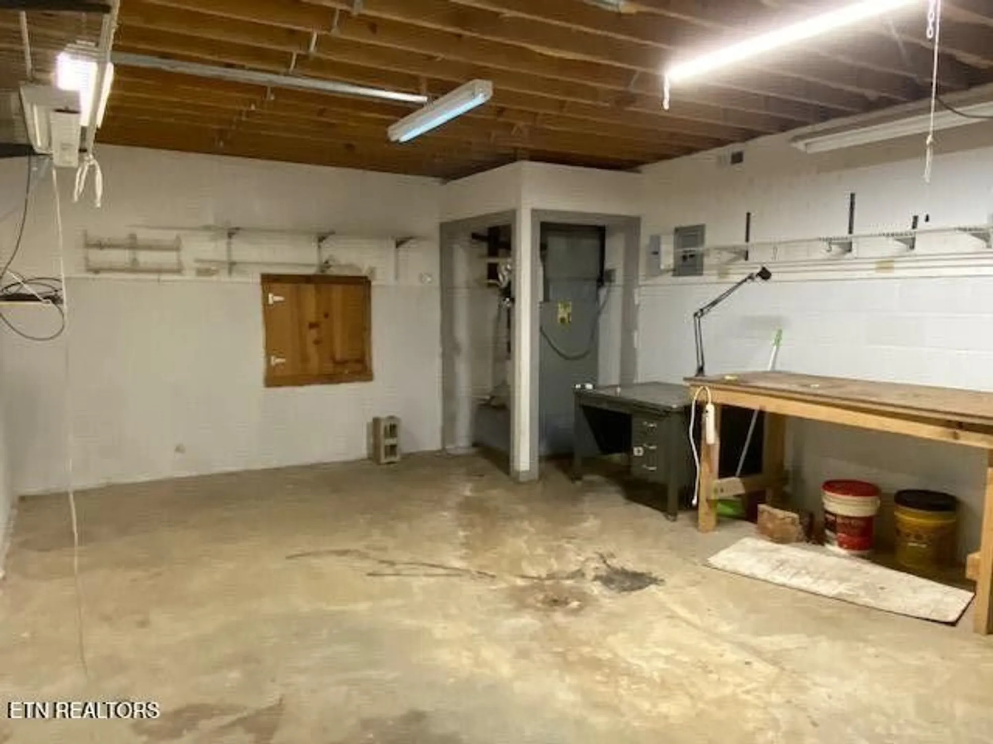 Property Slideshow image 9 of 39 | 151 saint george dr, Crossville, TN, 38558