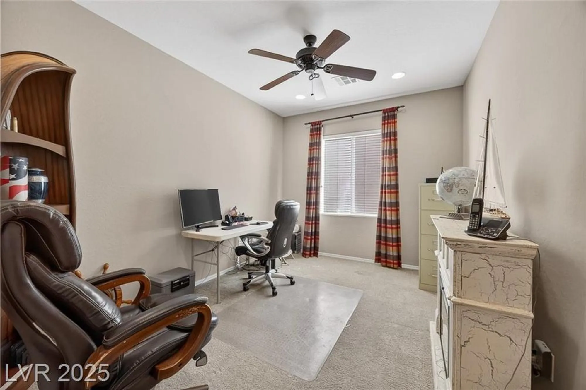 Property Slideshow image 27 of 42 | 2495 capella star st, Henderson, NV, 89044
