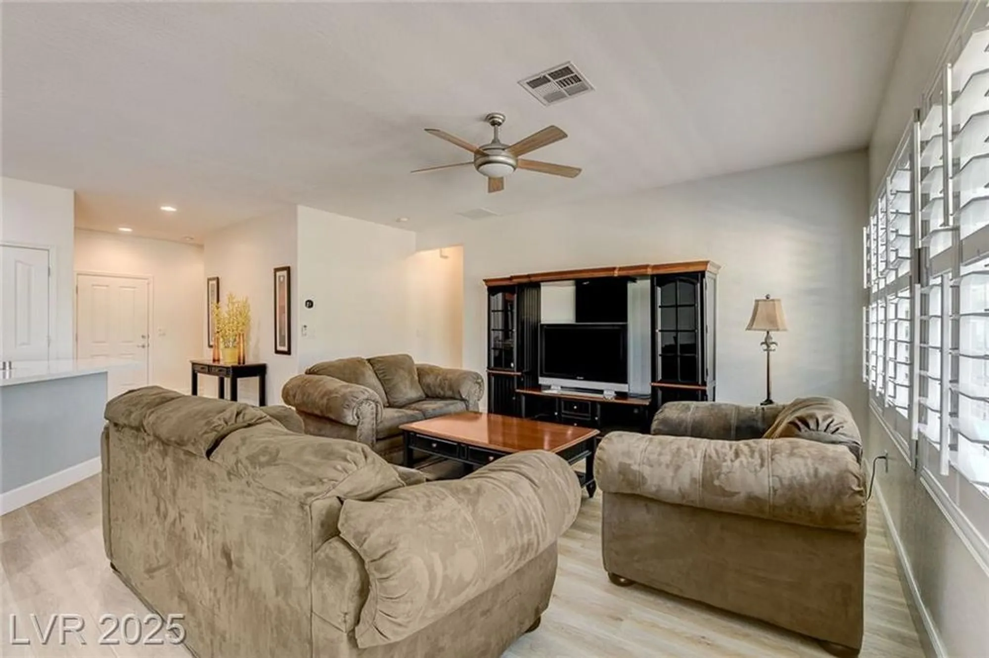 Property Slideshow image 16 of 64 | 7873 broadwing dr, North Las Vegas, NV, 89084