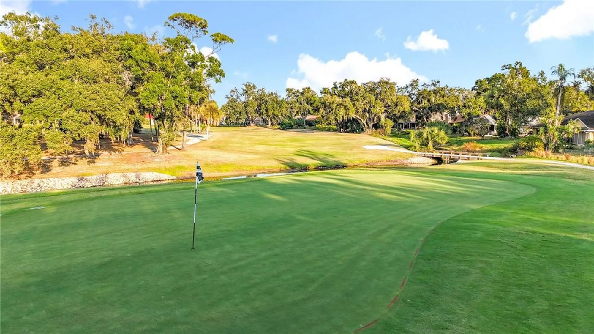 Property Slideshow image 36 of 43 | 4683 oak hollow dr 3, Sarasota, FL, 34241