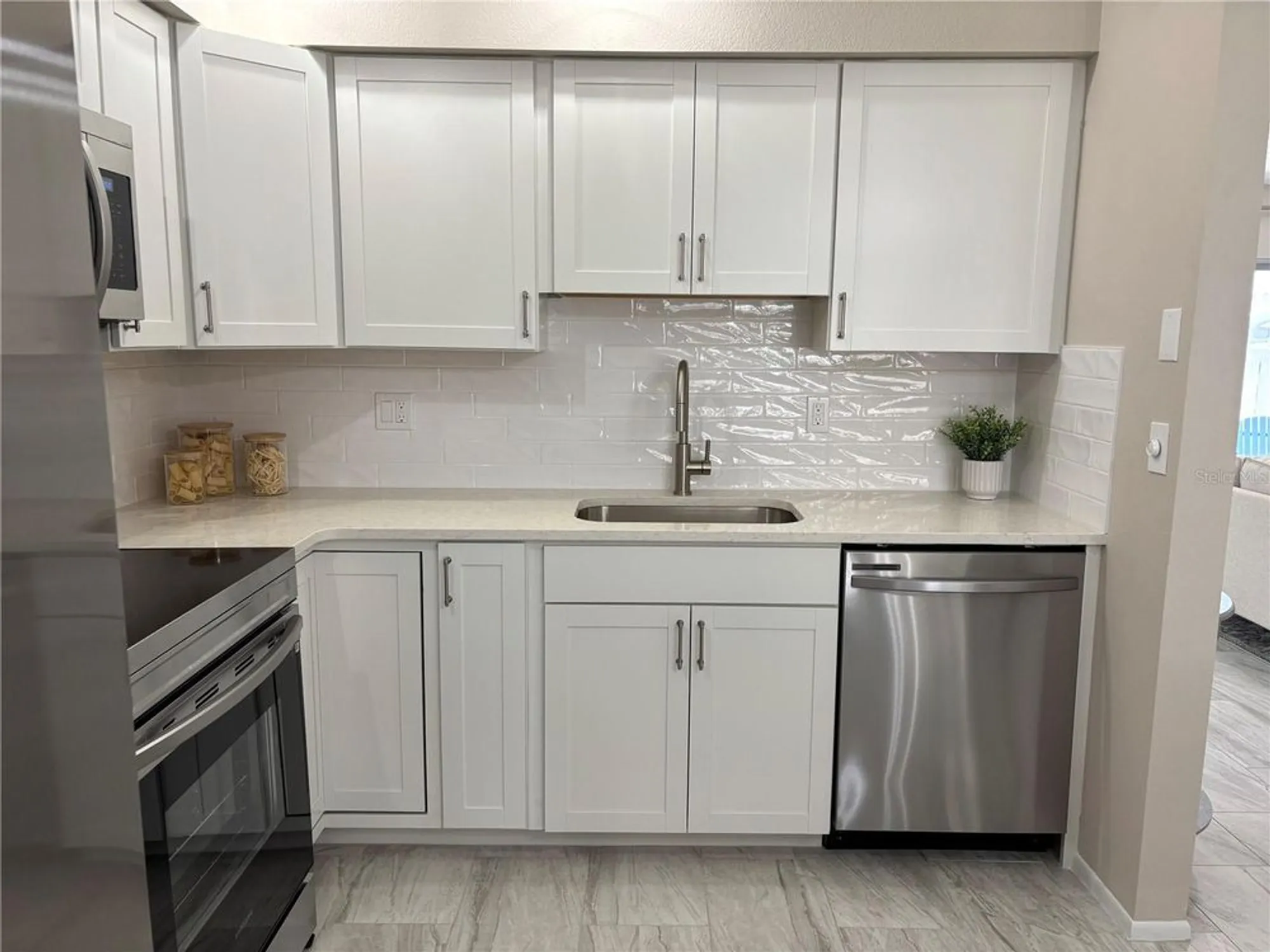 Property Slideshow image 9 of 21 | 3703 39th st w # 11, Bradenton, FL, 34205