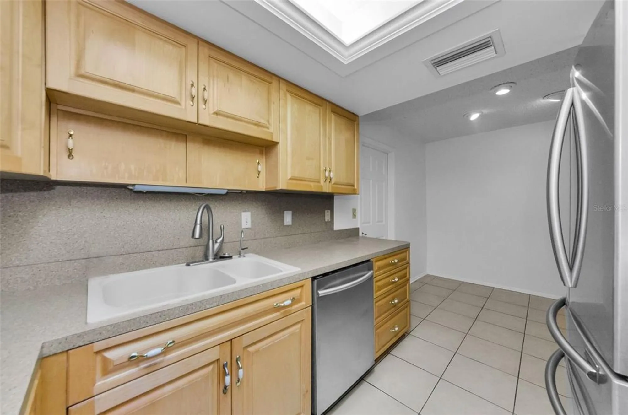 Property Slideshow image 17 of 95 | 2836 highlands blvd a, Palm Harbor, FL, 34684