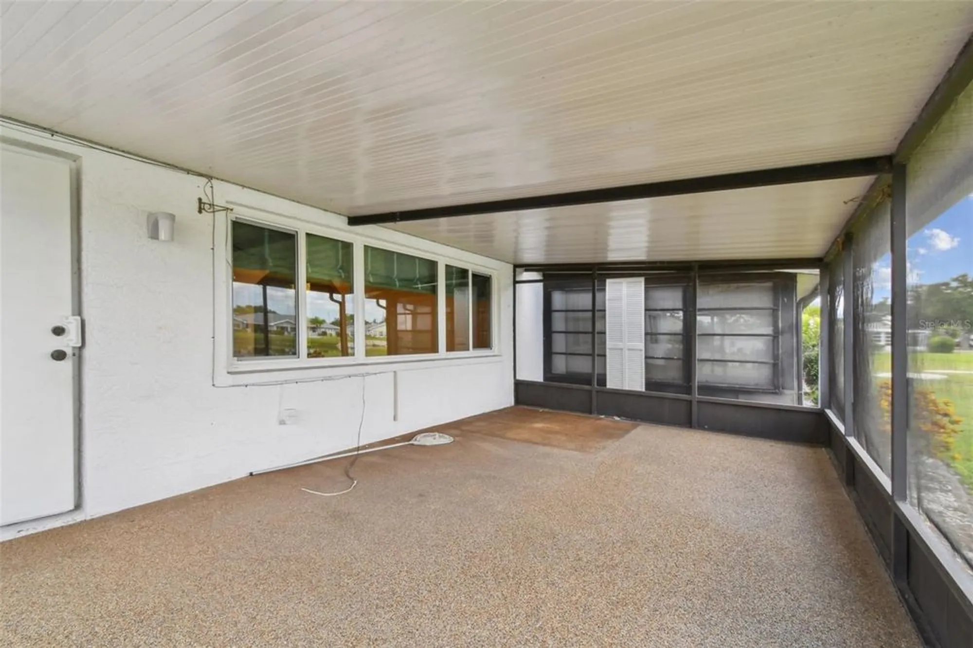 Property Slideshow image 22 of 28 | 912 e del webb blvd, Sun City Center, FL, 33573