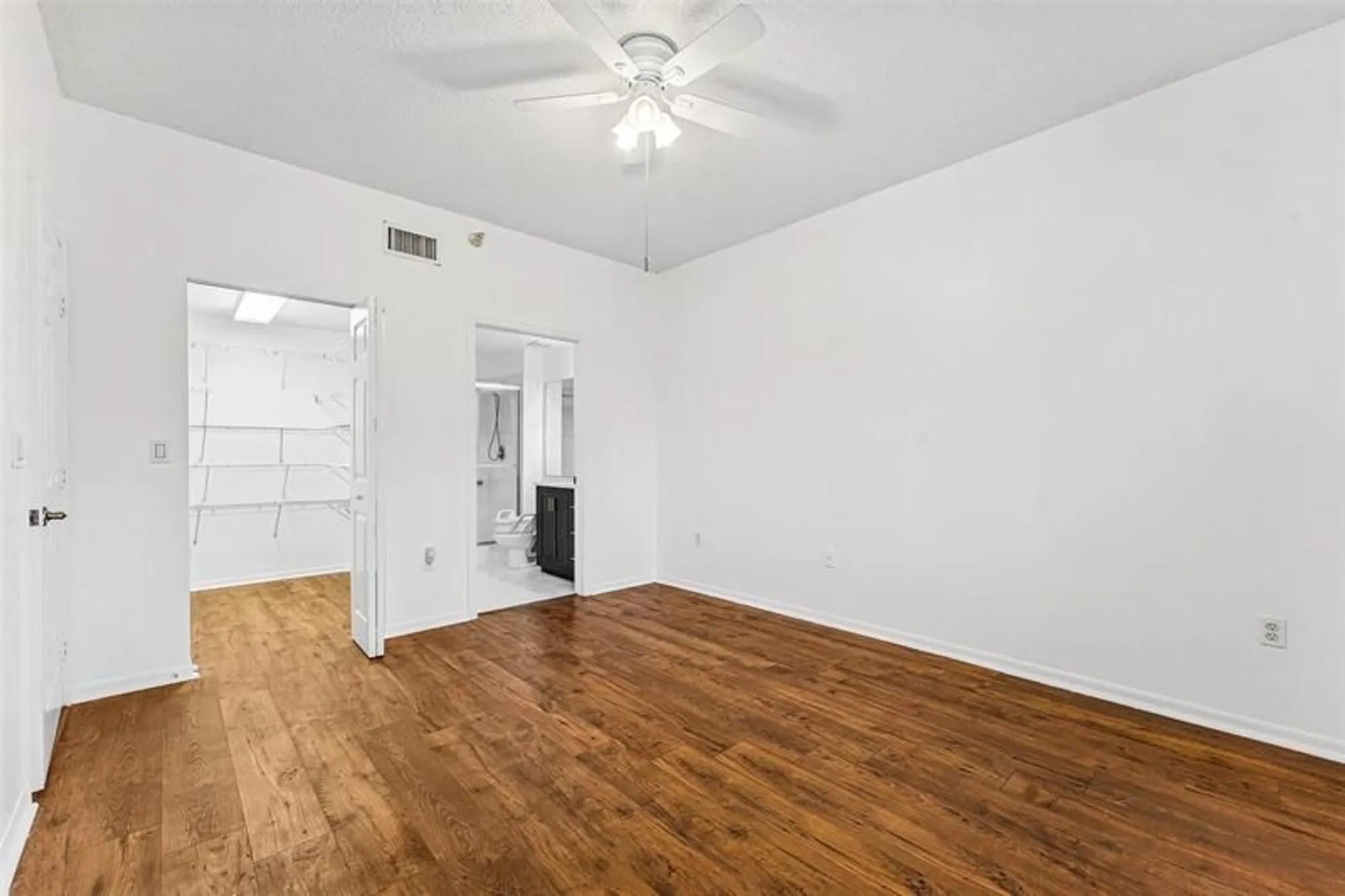 Property Slideshow image 9 of 17 | 7647 southampton ter 314, Tamarac, FL, 33321