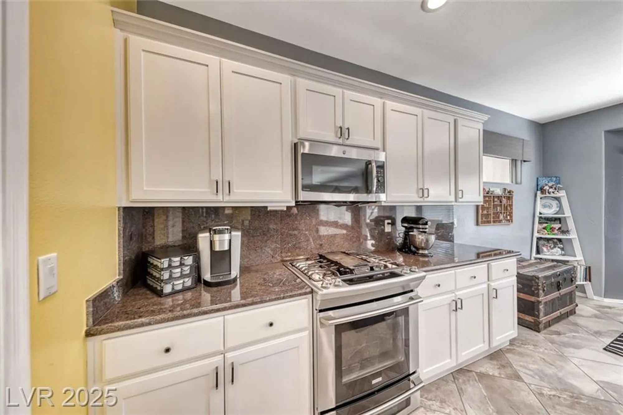 Property Slideshow image 18 of 47 | 2356 great elk dr, Henderson, NV, 89052