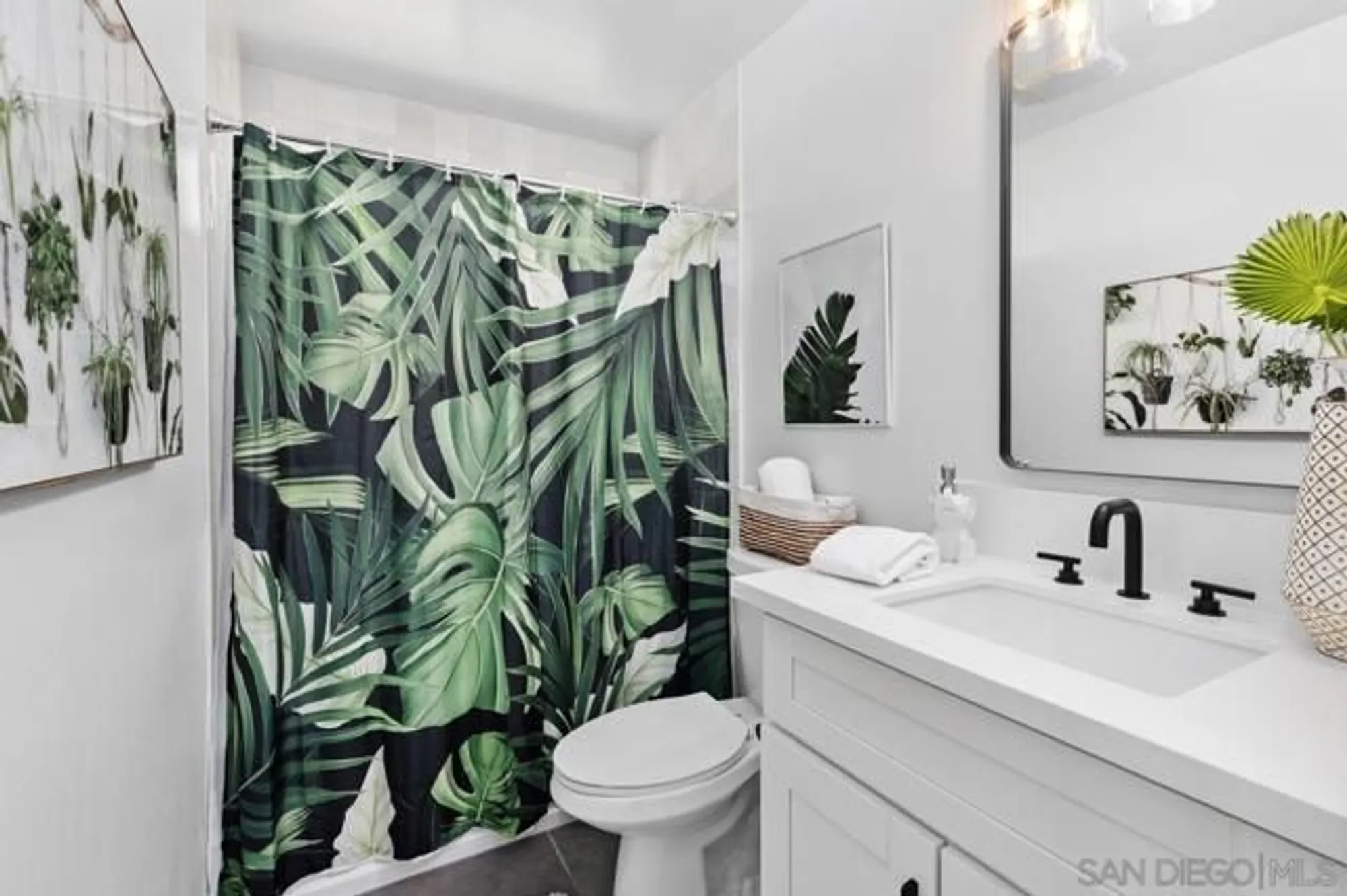 Property Slideshow image 24 of 48 | 12687 senda acantilada, San Diego, CA, 92128