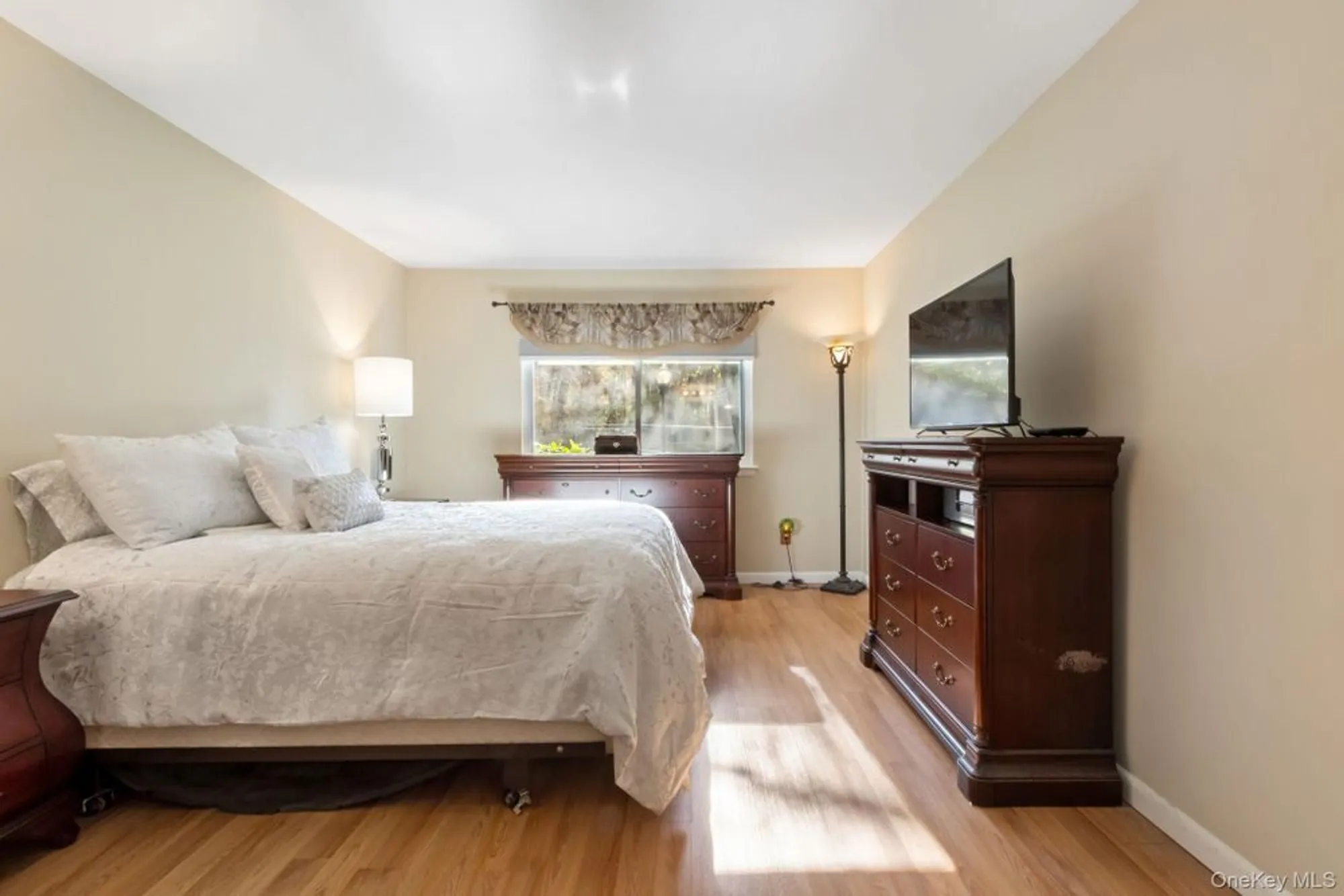 Property Slideshow image 17 of 28 | 148 flintlock way d, Yorktown Heights, NY, 10598