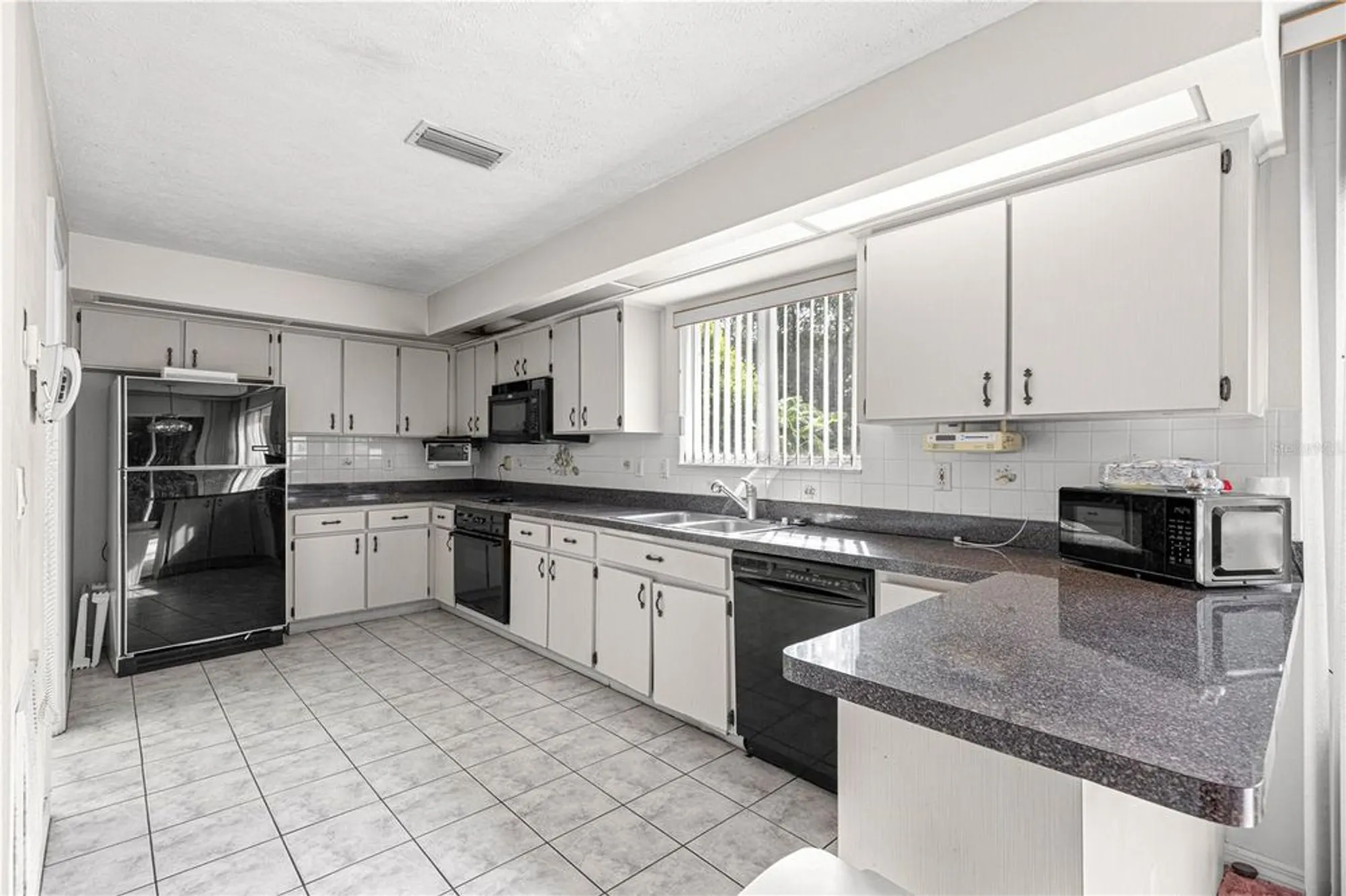 Property Slideshow image 16 of 33 | 11246 se 175th ln, Summerfield, FL, 34491