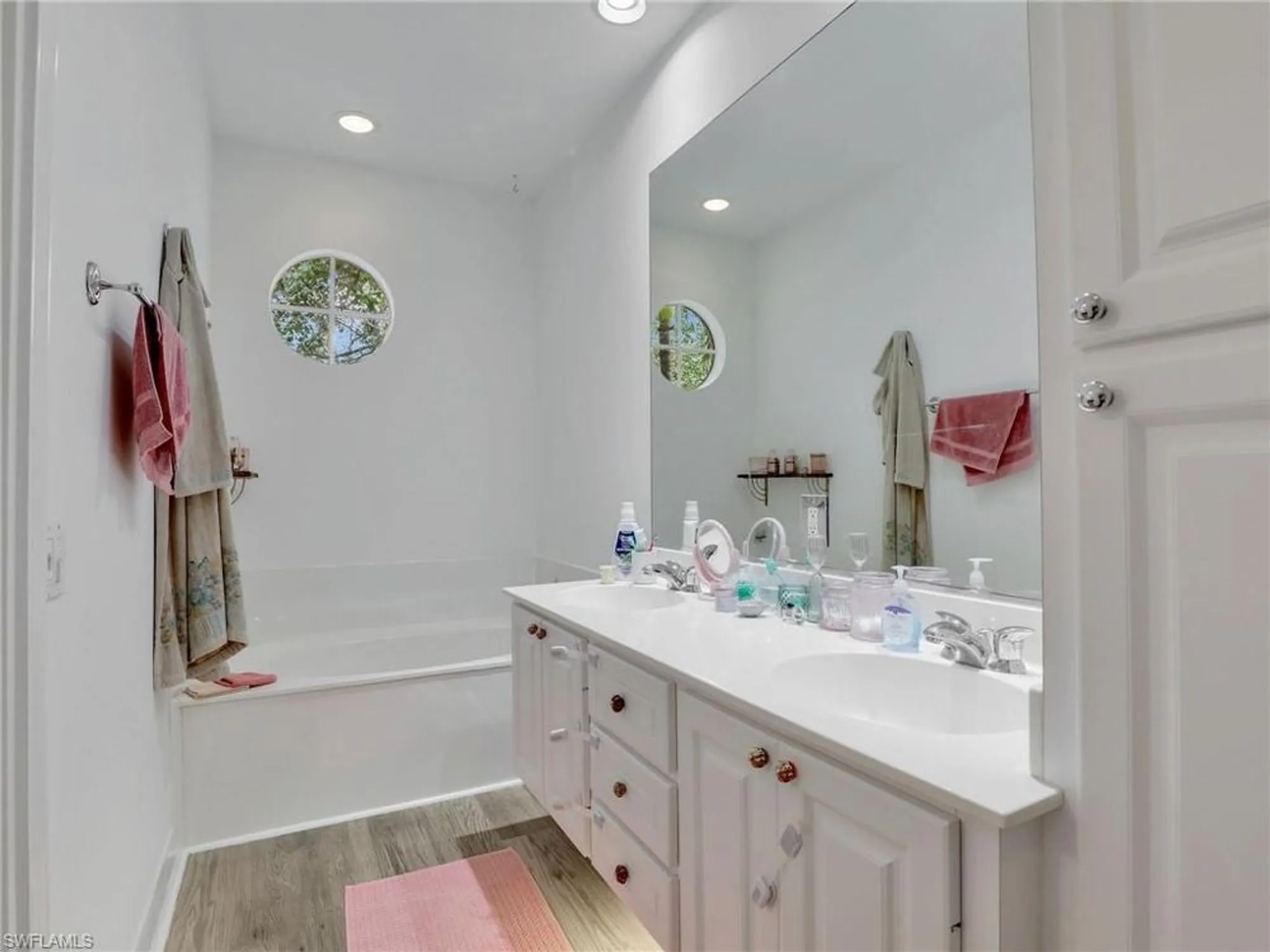 Property Slideshow image 16 of 47 | 3580 islandwalk cir, Naples, FL, 34119
