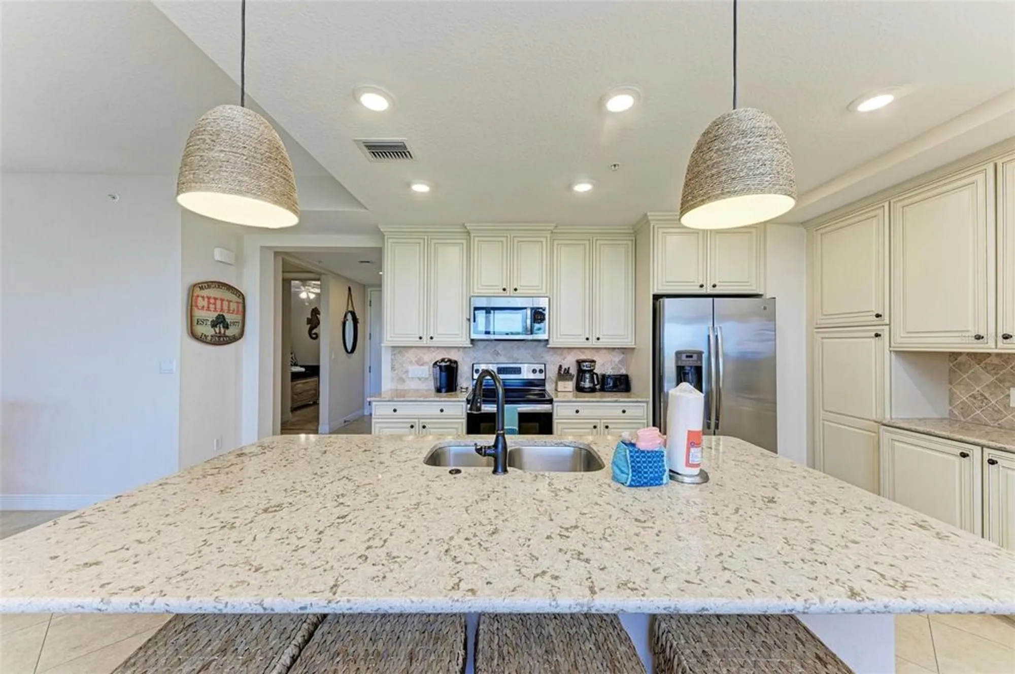 Property Slideshow image 9 of 89 | 391 aruba cir unit 302, Bradenton, FL, 34209