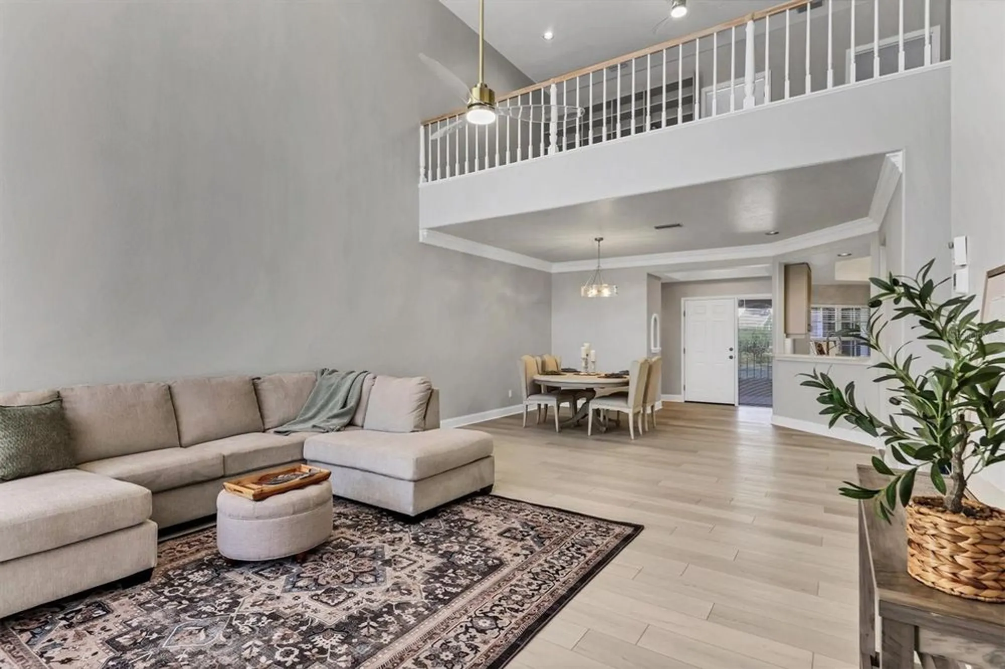 Property Slideshow image 12 of 71 | 1703 starling dr # 1703, Sarasota, FL, 34231