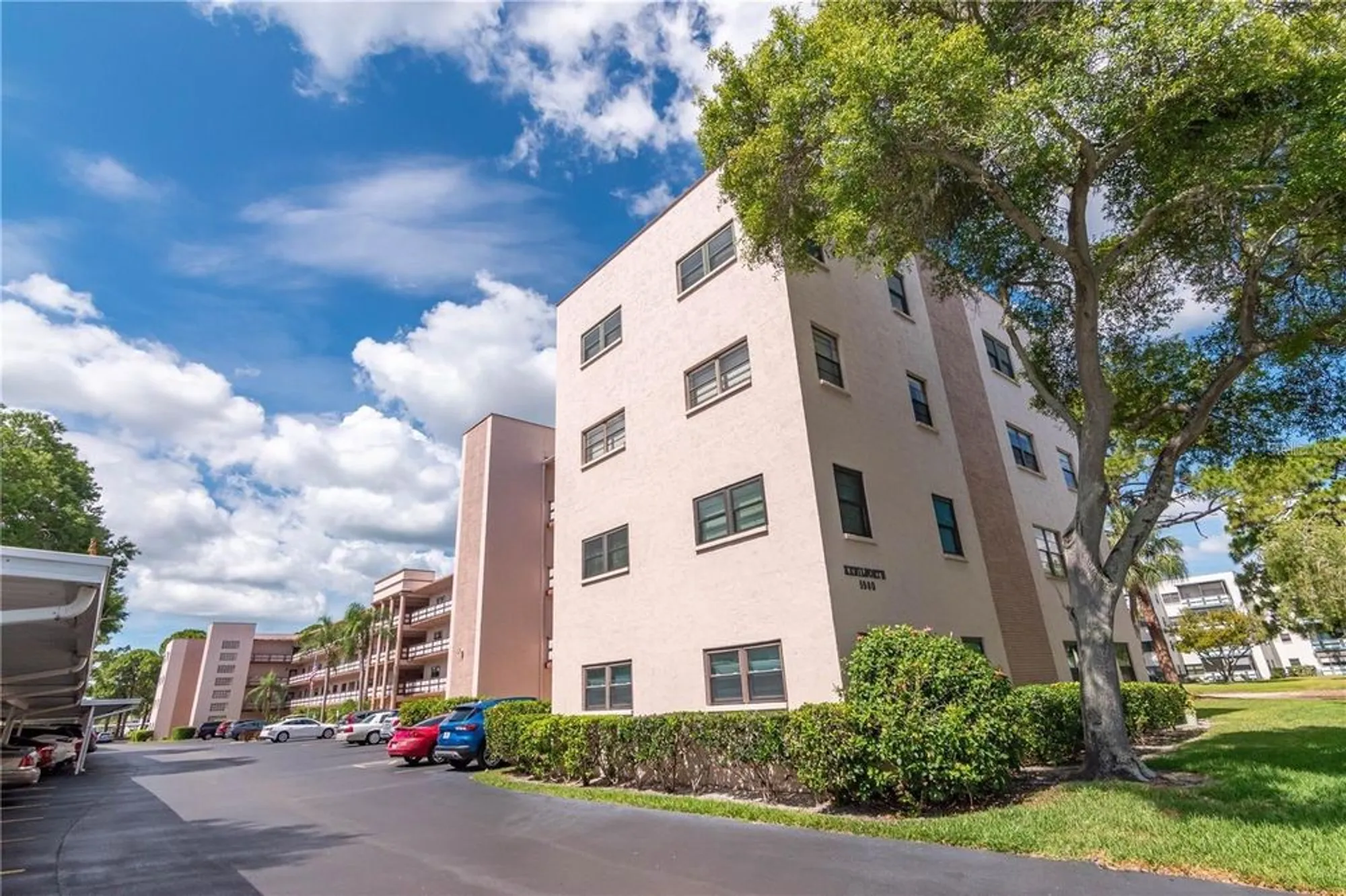 Property Slideshow image 4 of 50 | 5980 80th st n unit 210, St Petersburg, FL, 33709