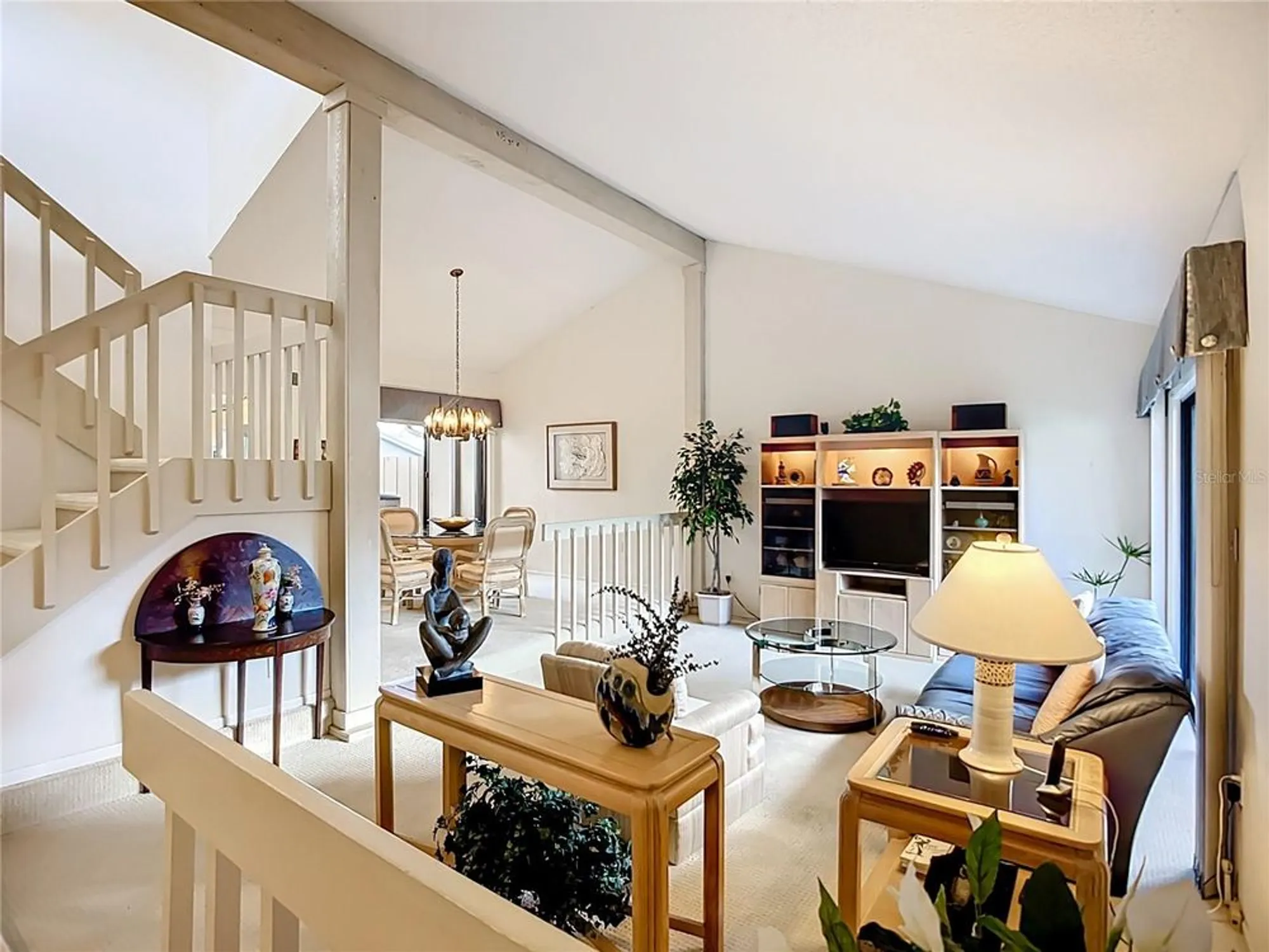 Property Slideshow image 2 of 43 | 4683 oak hollow dr 3, Sarasota, FL, 34241