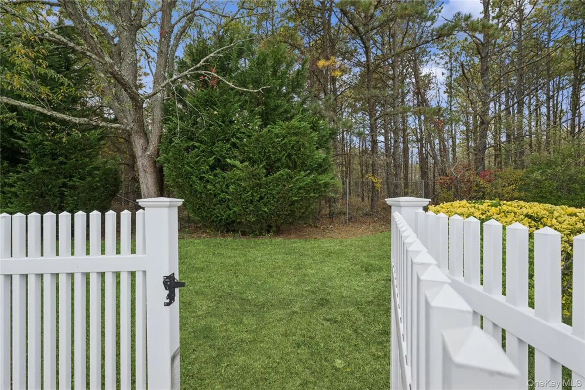 Property Slideshow image 17 of 28 | 99 village cir, Manorville, NY, 11949