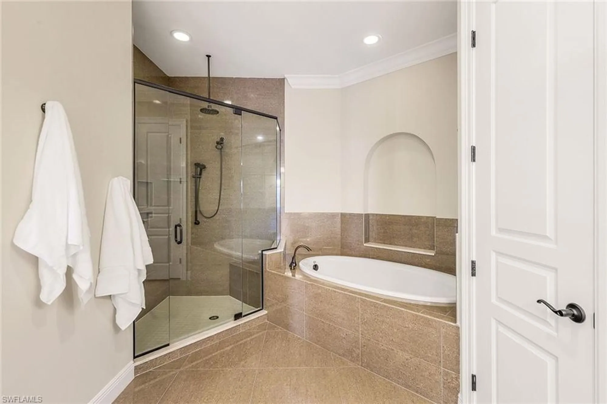 Property Slideshow image 23 of 49 | 4780 via del corso ln 402, Bonita Springs, FL, 34134