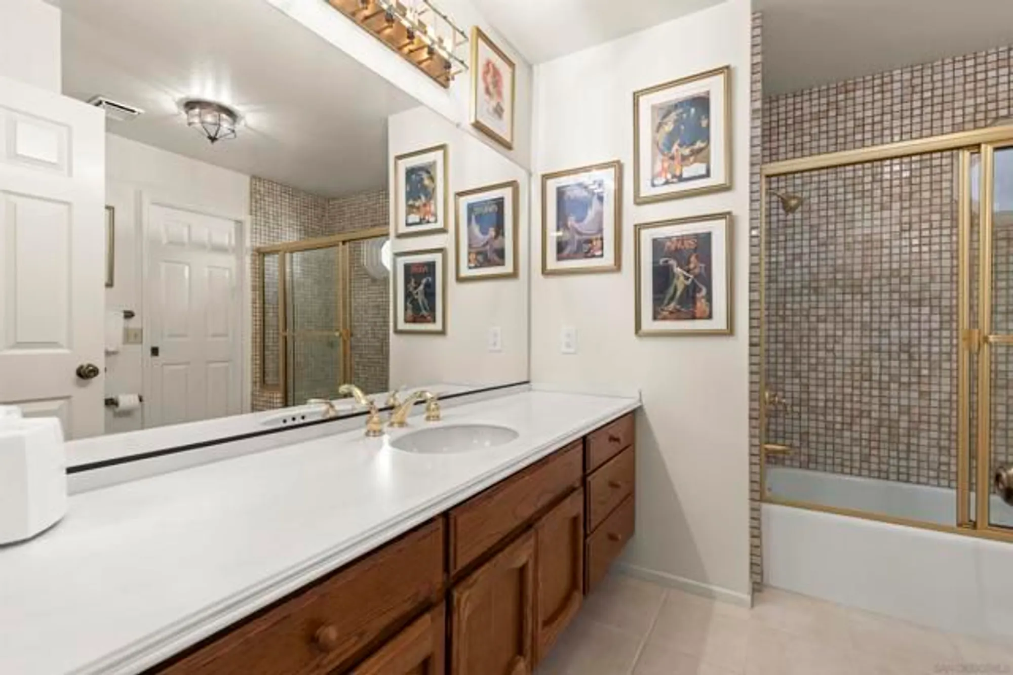 Property Slideshow image 16 of 75 | 17632 caminito hercuba, San Diego, CA, 92128