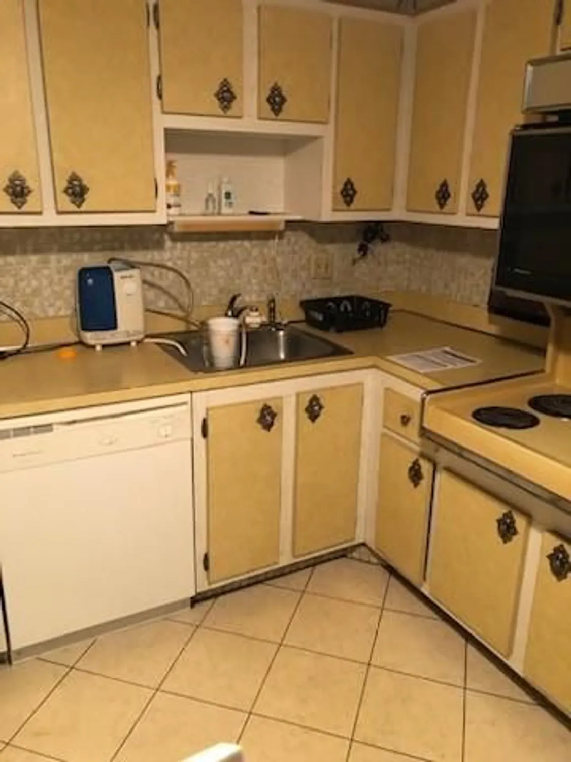 Property Slideshow image 10 of 16 | 4751 nw 21st st 618, Lauderhill, FL, 33313